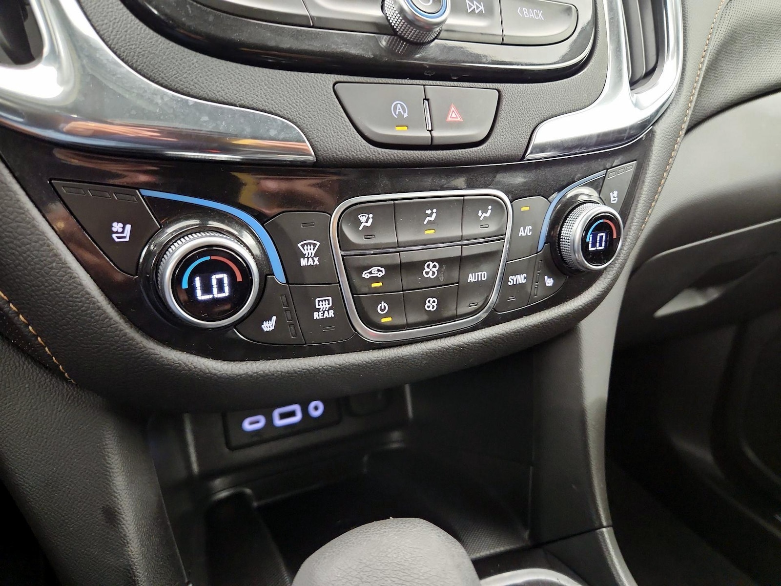 2023 Chevrolet Equinox Premier - Photo 18