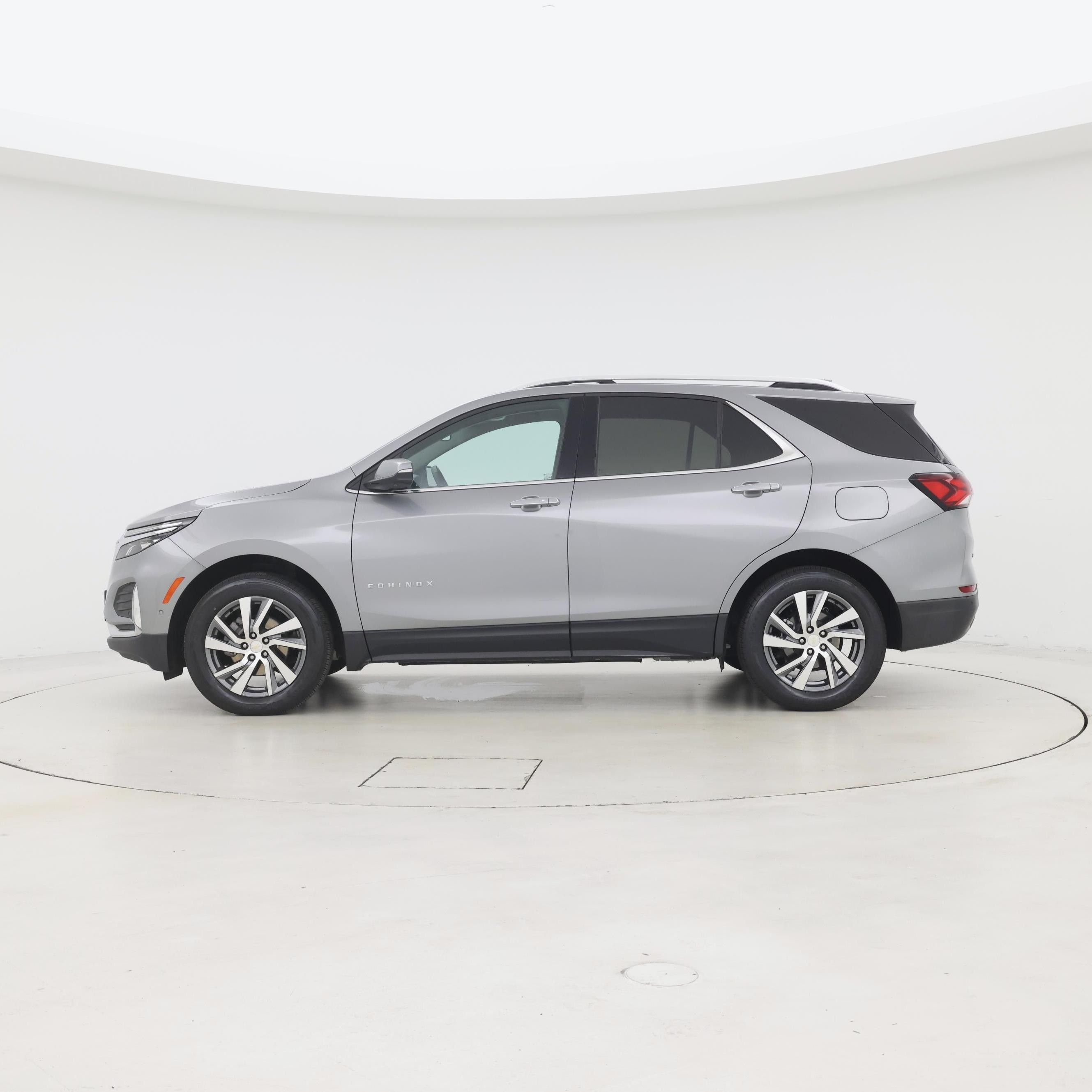 Thumbnail: 2023 Chevrolet Equinox - 3