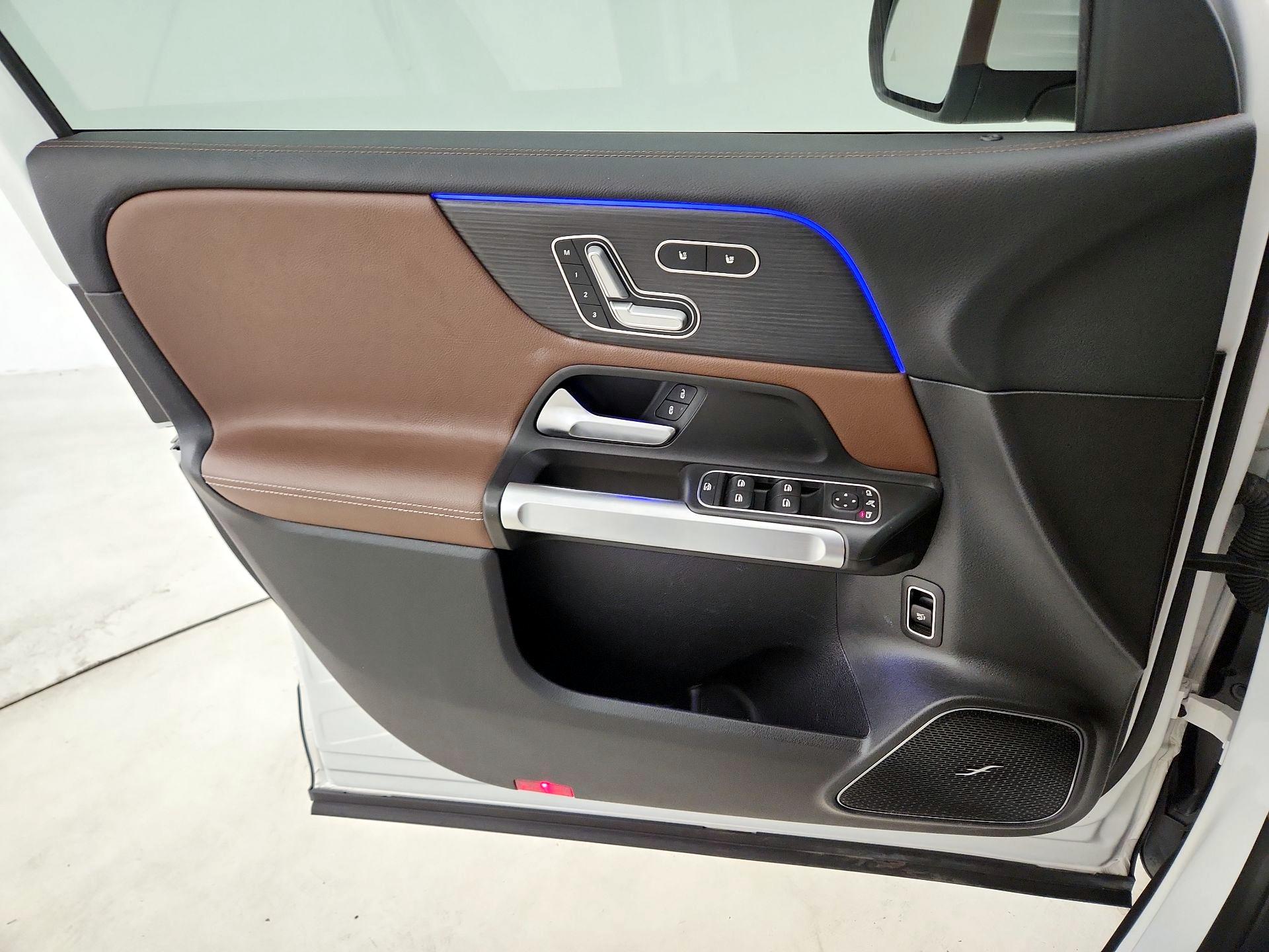 Thumbnail: 2021 Mercedes-Benz GLB - 12