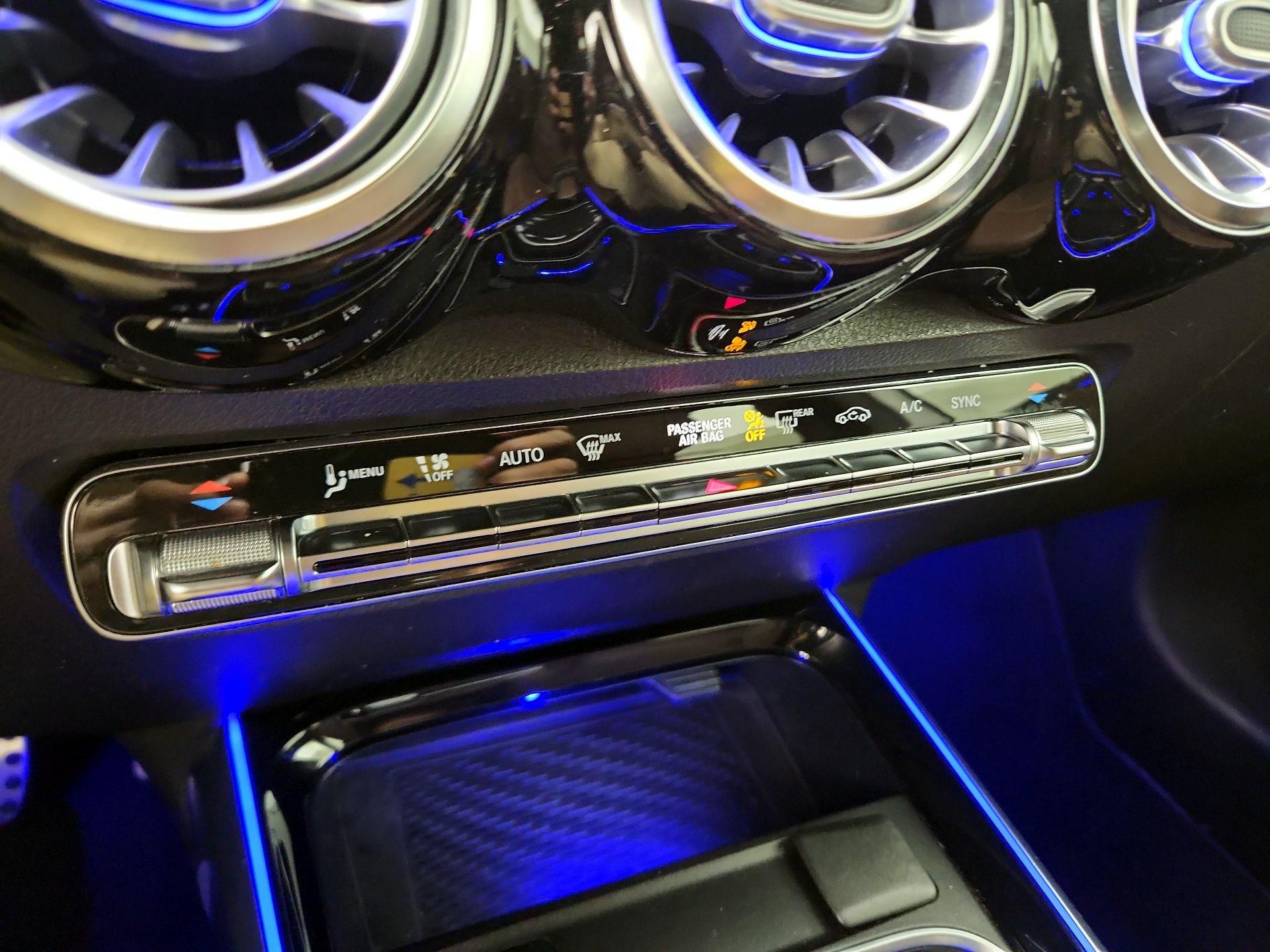 Thumbnail: 2021 Mercedes-Benz GLB - 16