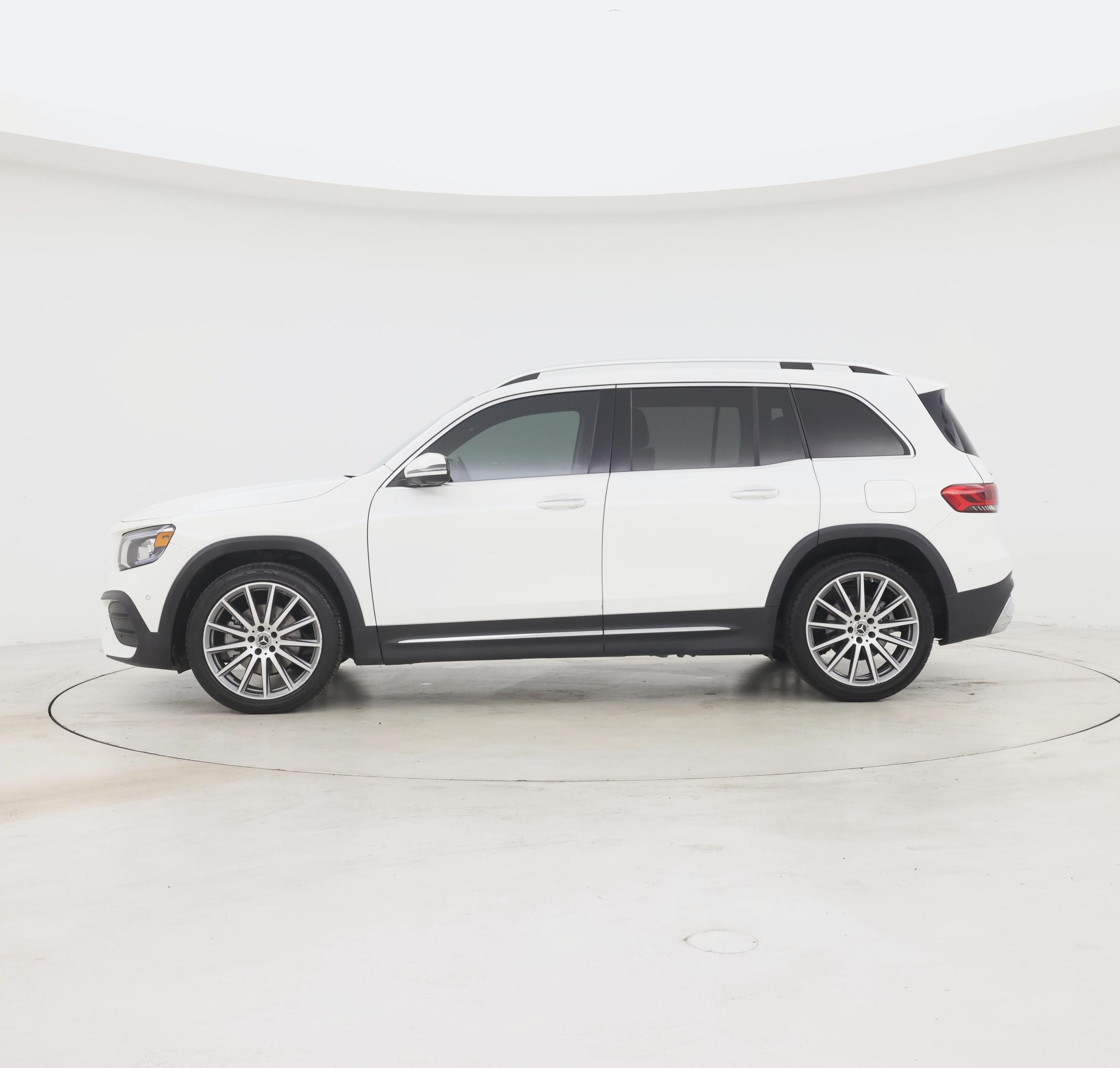 Thumbnail: 2021 Mercedes-Benz GLB - 3