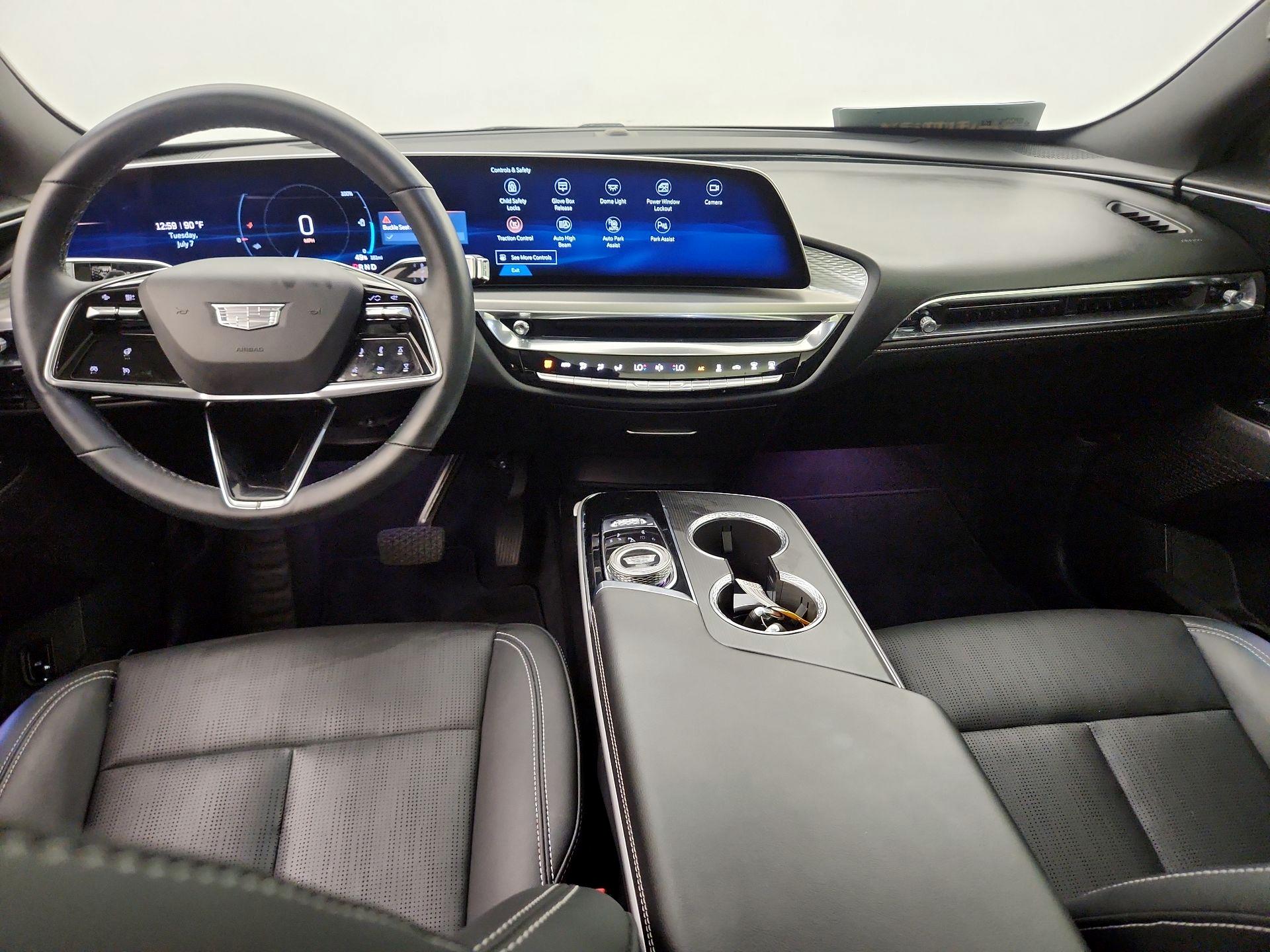 Thumbnail: 2024 Cadillac Lyriq - 9