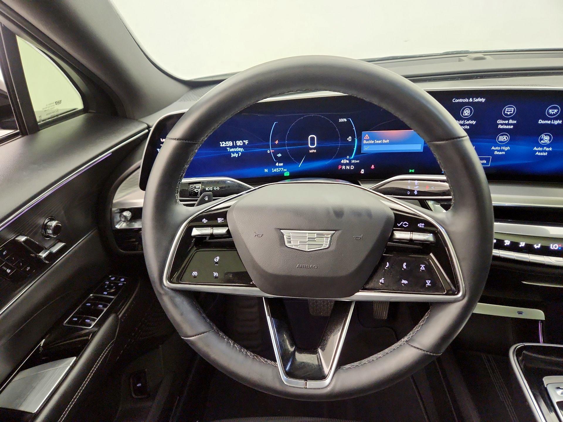 Thumbnail: 2024 Cadillac Lyriq - 10