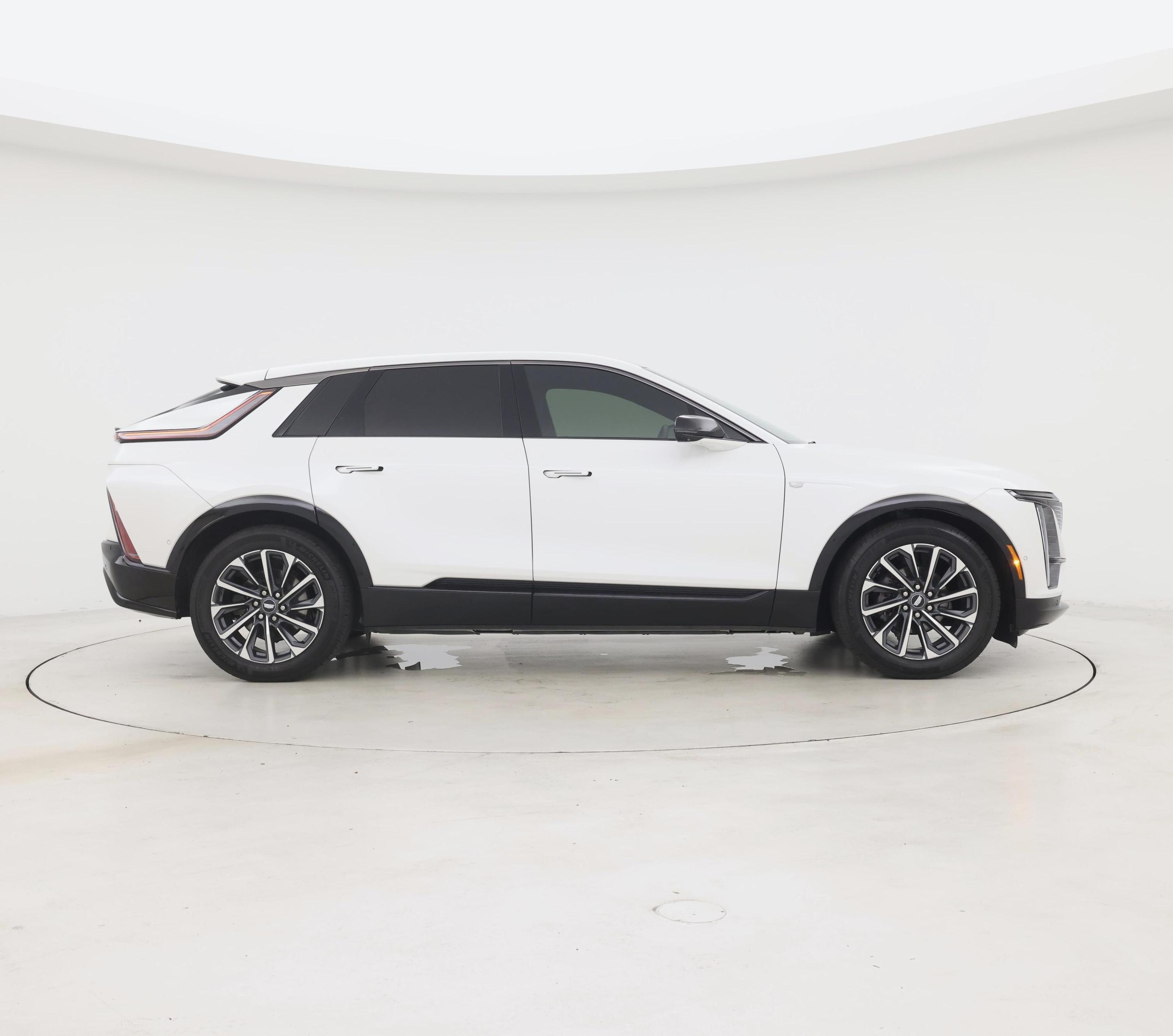 Thumbnail: 2024 Cadillac Lyriq - 7