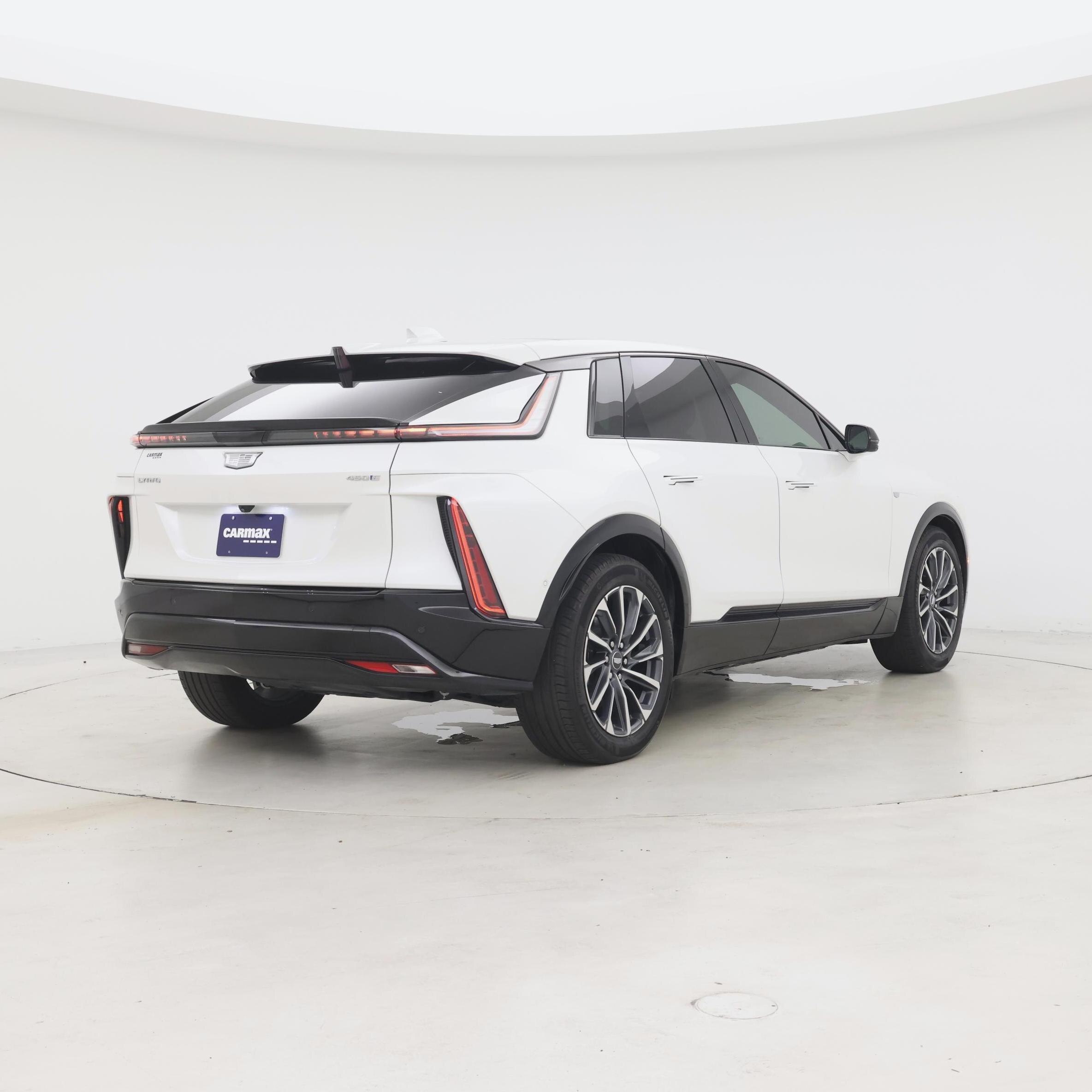 Thumbnail: 2024 Cadillac Lyriq - 8