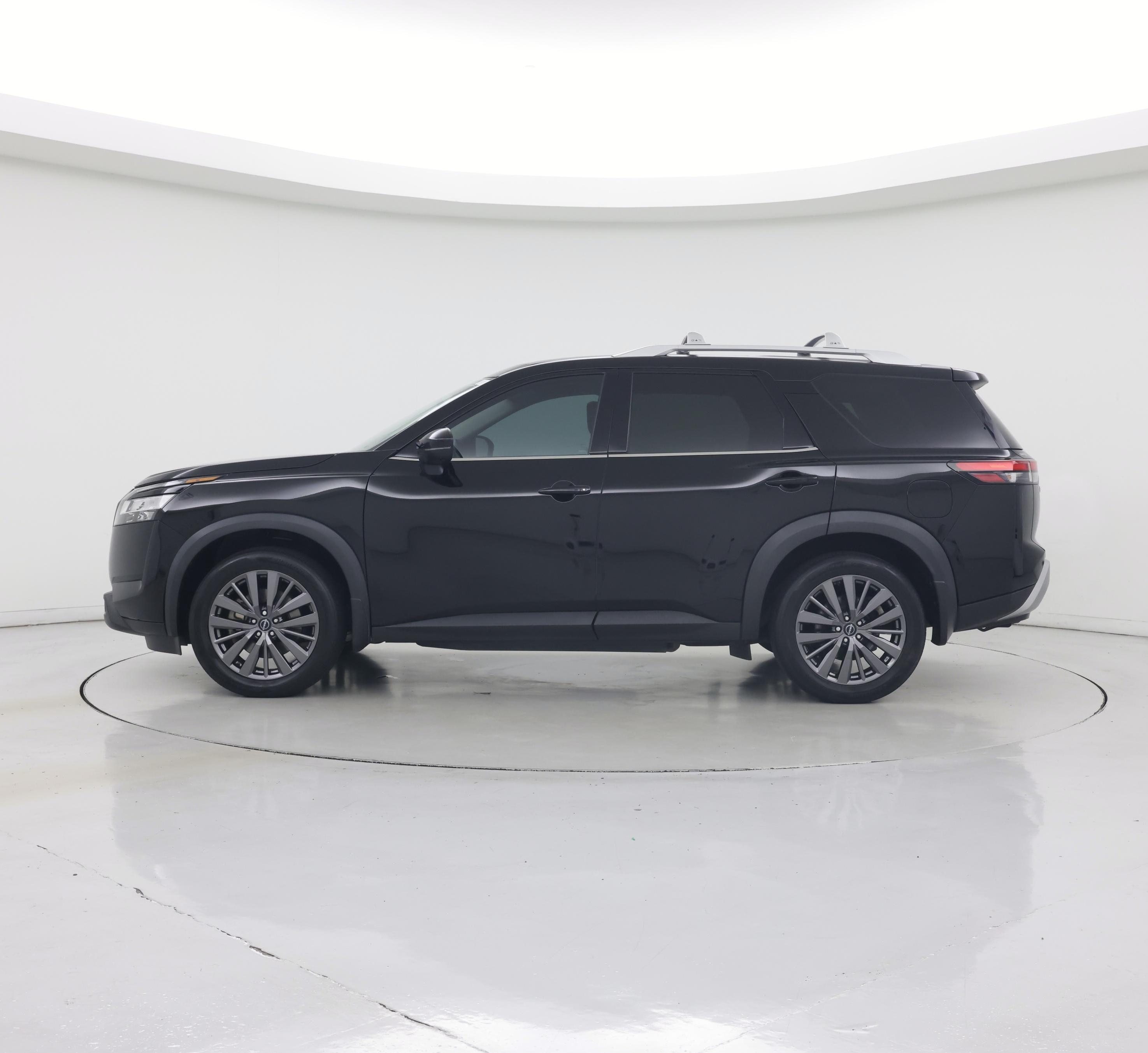 Thumbnail: 2024 Nissan Pathfinder - 3