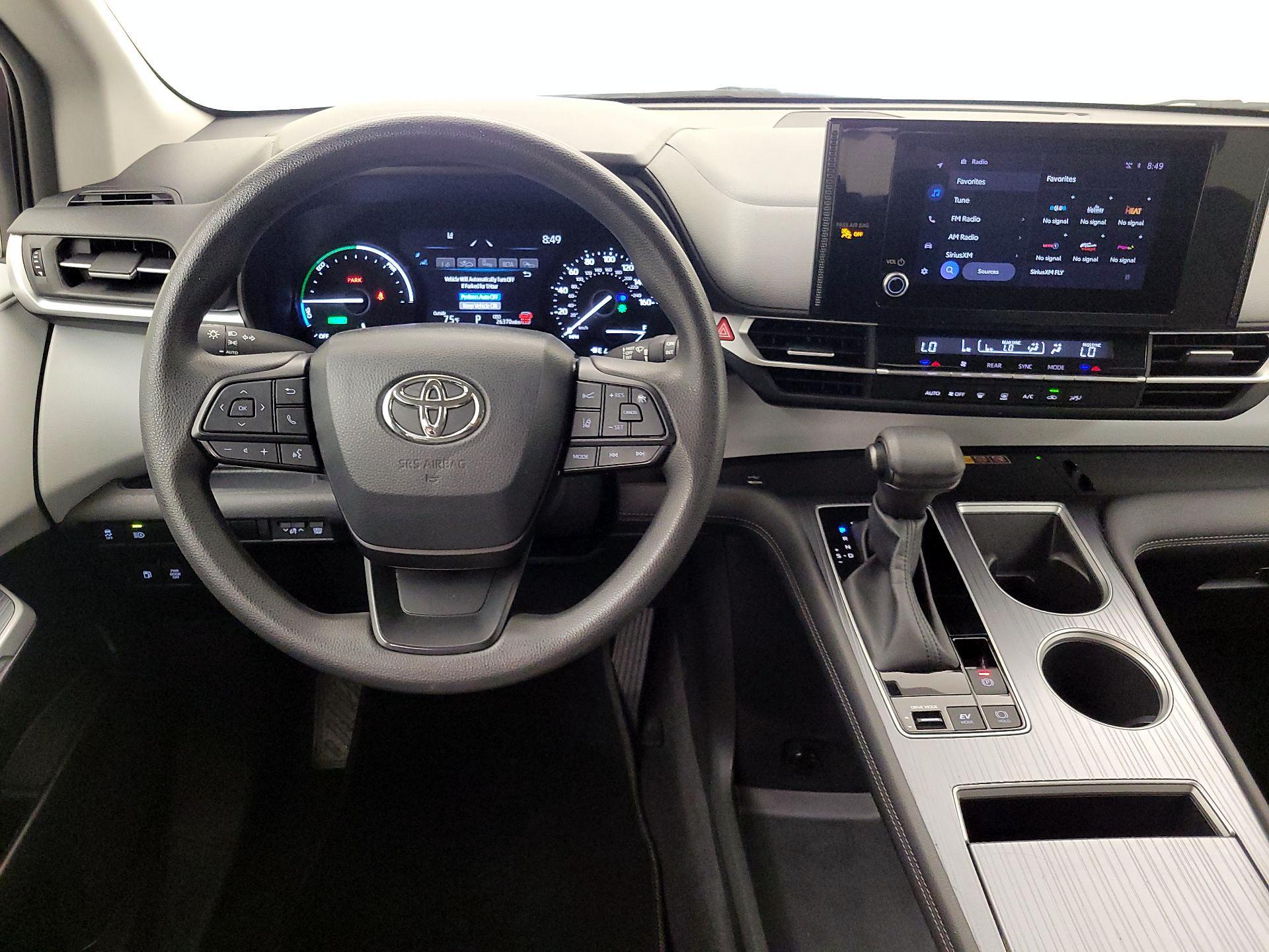 Thumbnail: 2025 Toyota Sienna - 10
