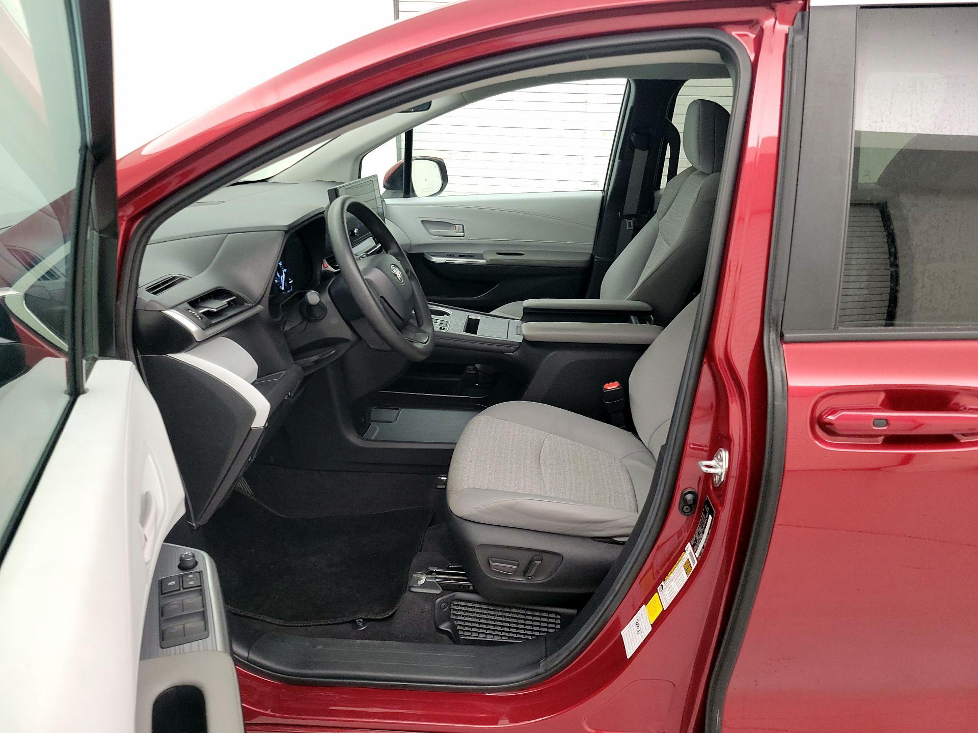 Thumbnail: 2025 Toyota Sienna - 11
