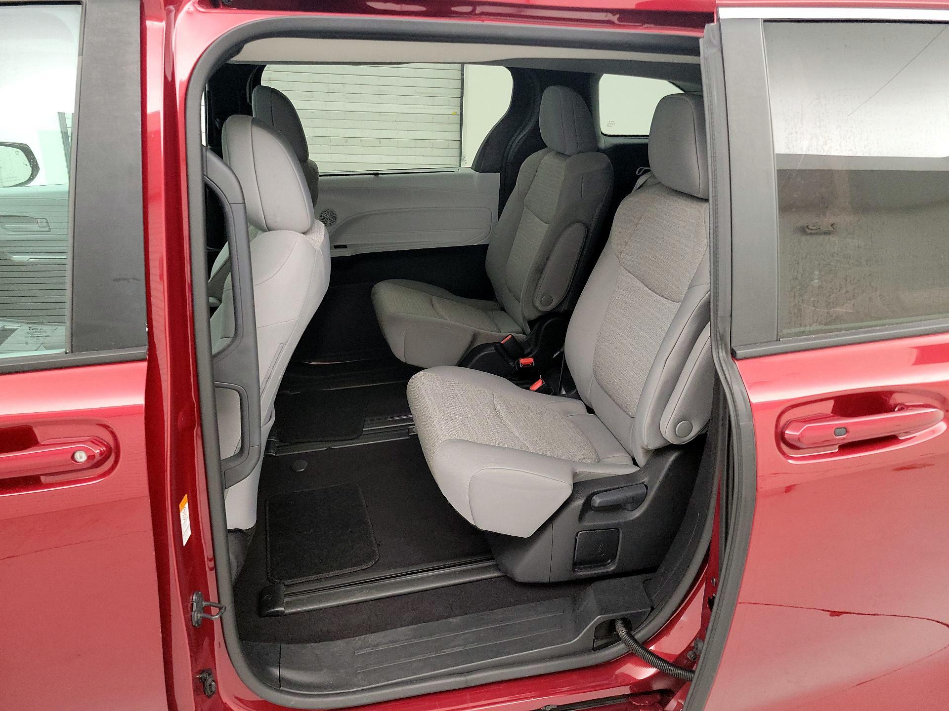 Thumbnail: 2025 Toyota Sienna - 19