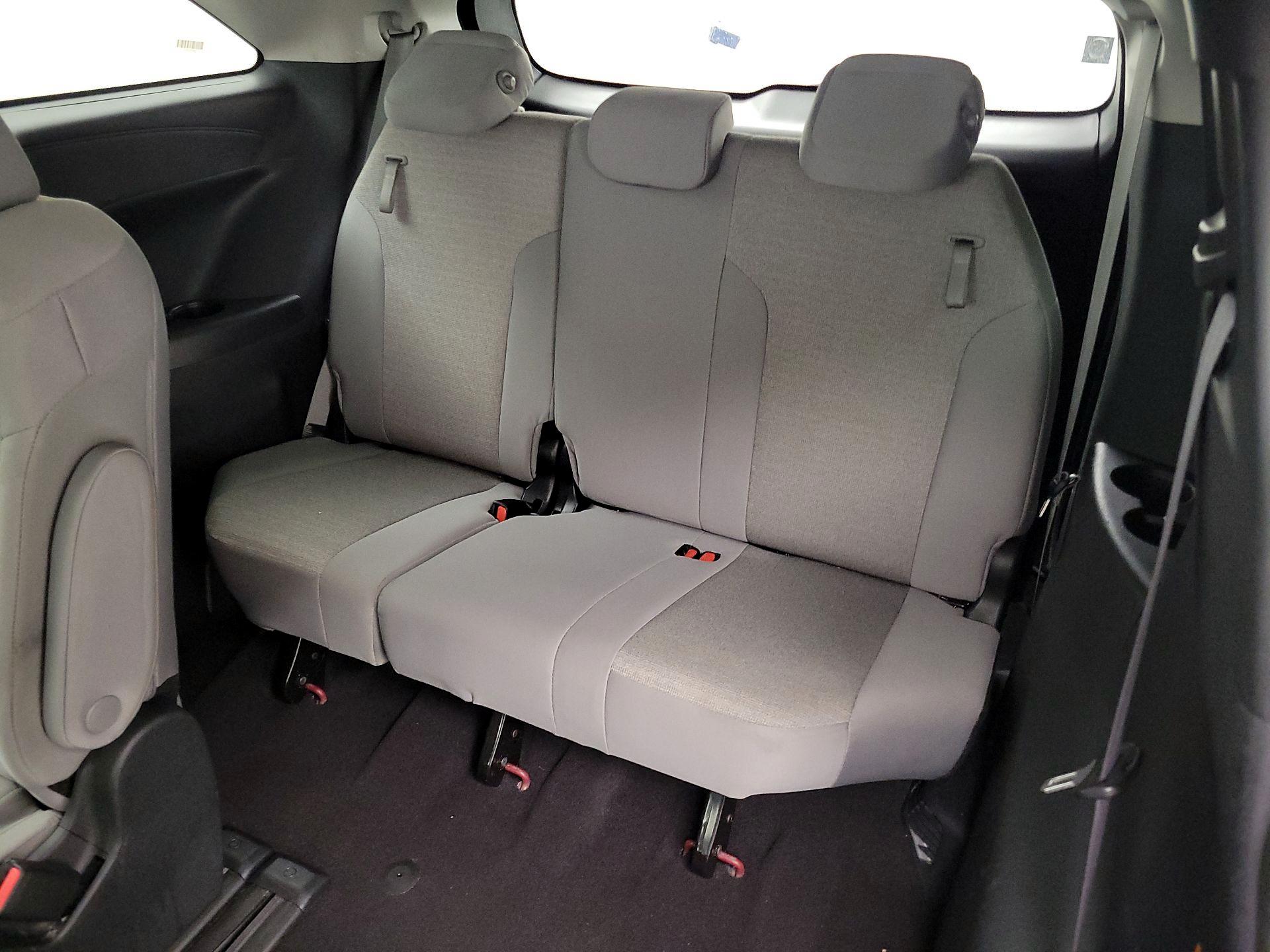 Thumbnail: 2025 Toyota Sienna - 20