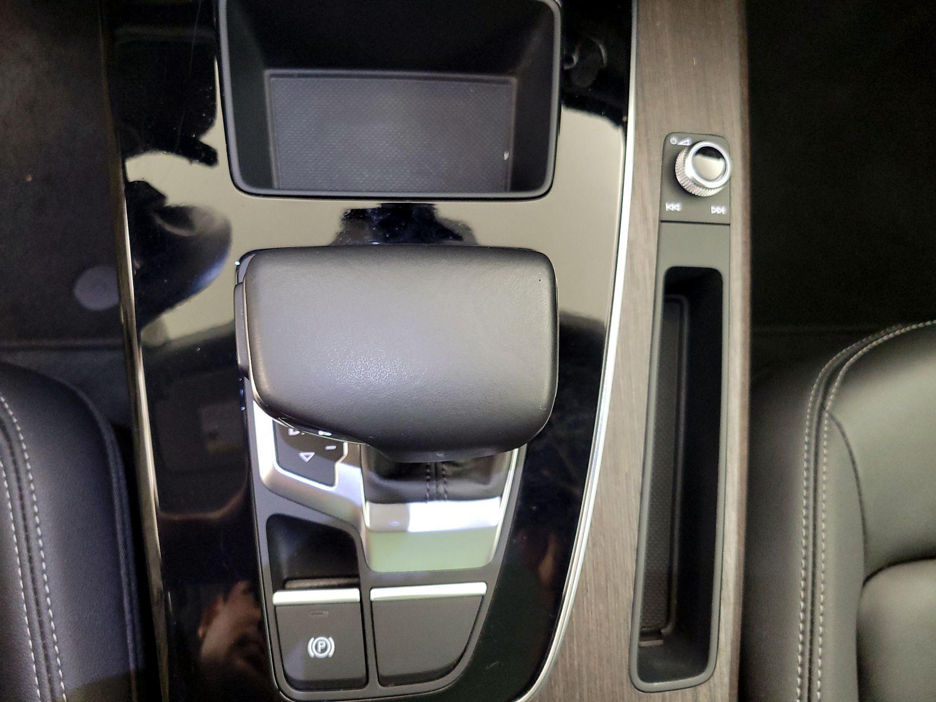 Thumbnail: 2023 Audi Q5 - 17