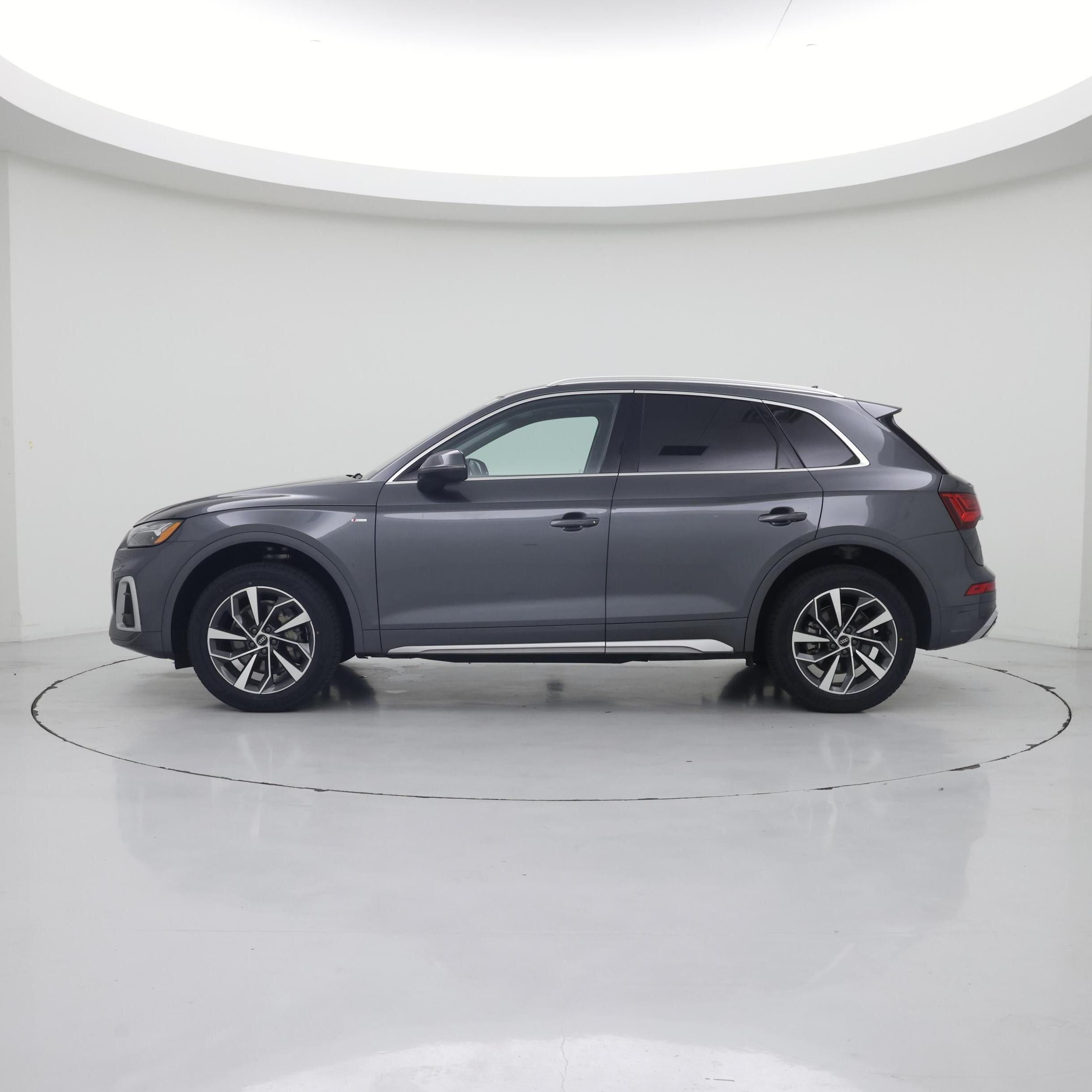 Thumbnail: 2023 Audi Q5 - 3