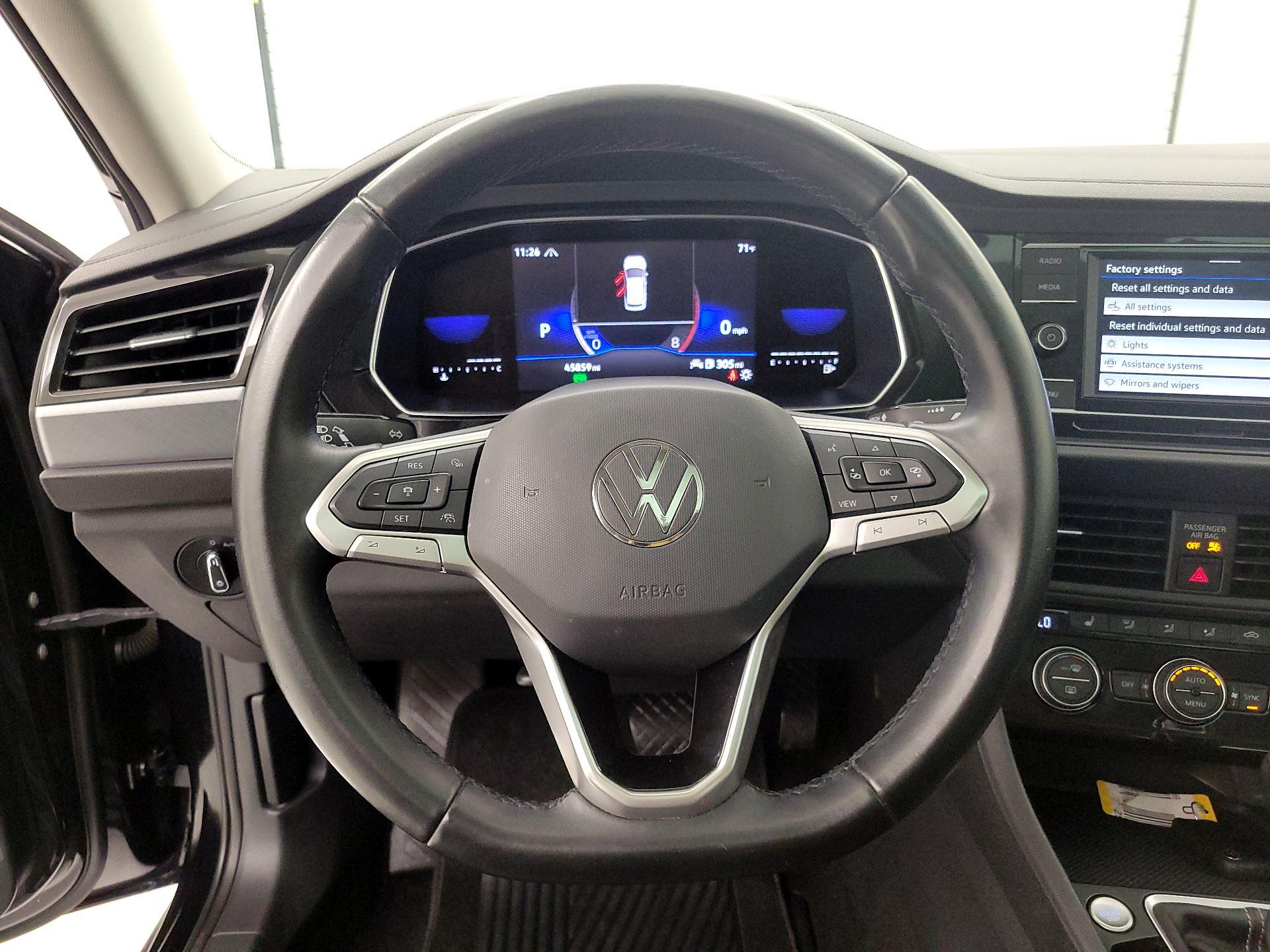 Thumbnail: 2023 Volkswagen Jetta - 10