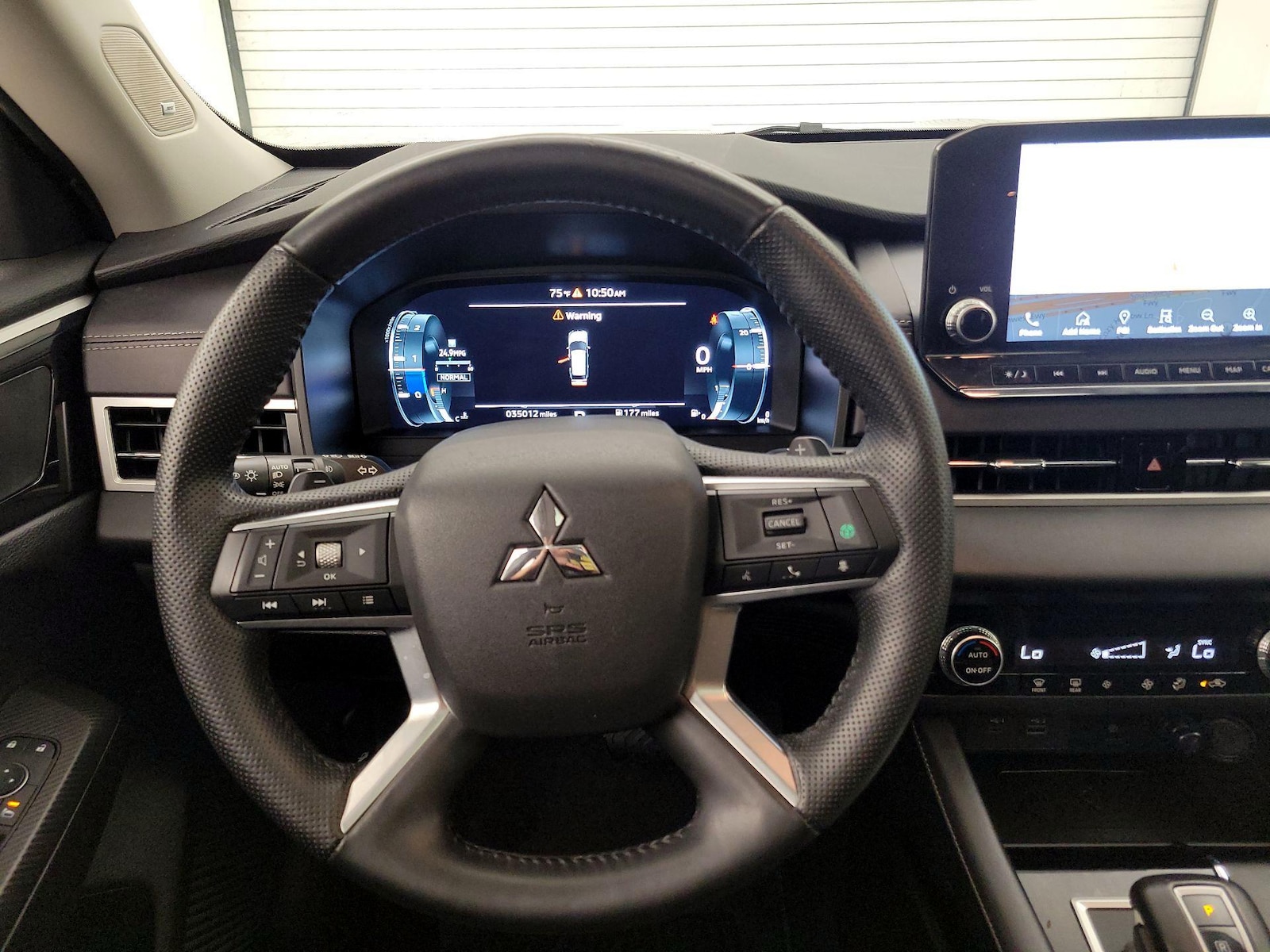 2024 Mitsubishi Outlander SE - Photo 11