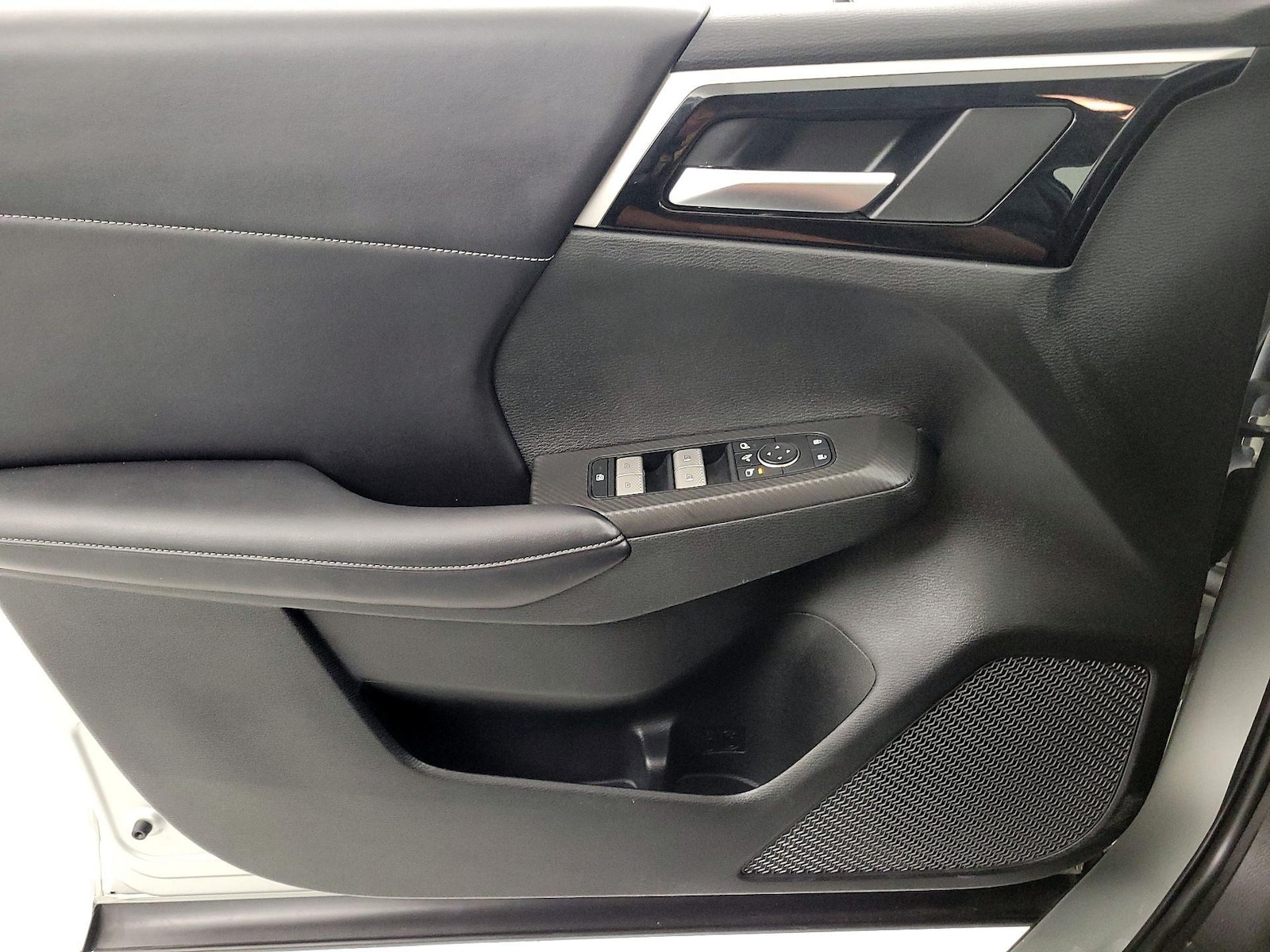 2024 Mitsubishi Outlander SE - Photo 13