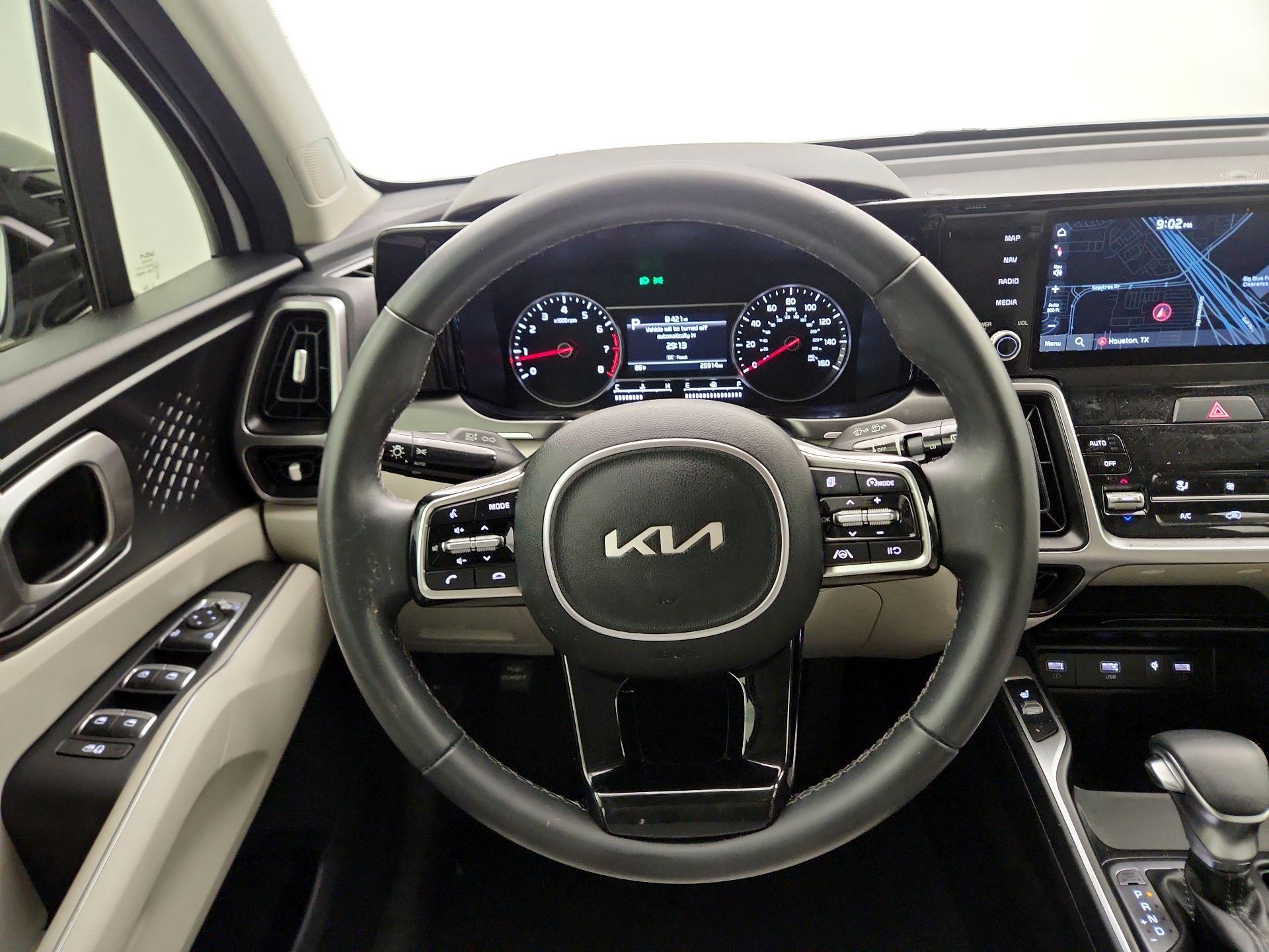 Thumbnail: 2023 Kia Sorento - 10