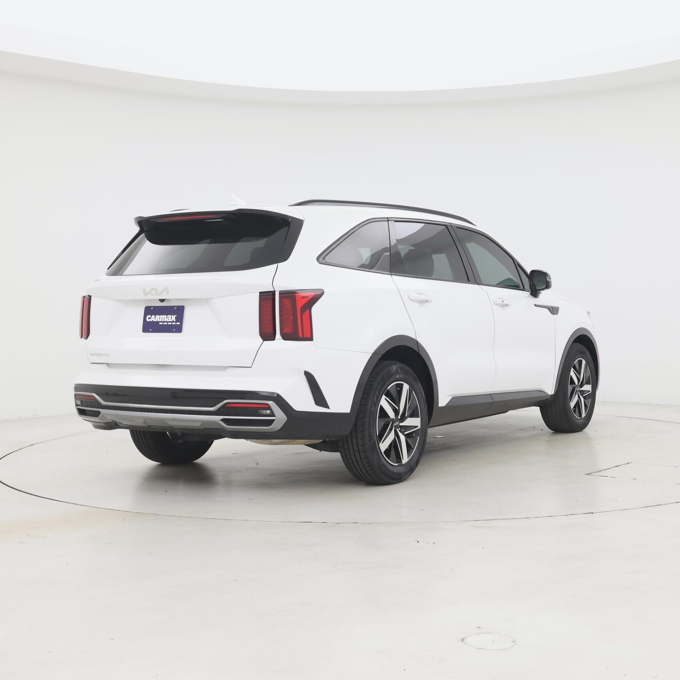 Thumbnail: 2023 Kia Sorento - 8