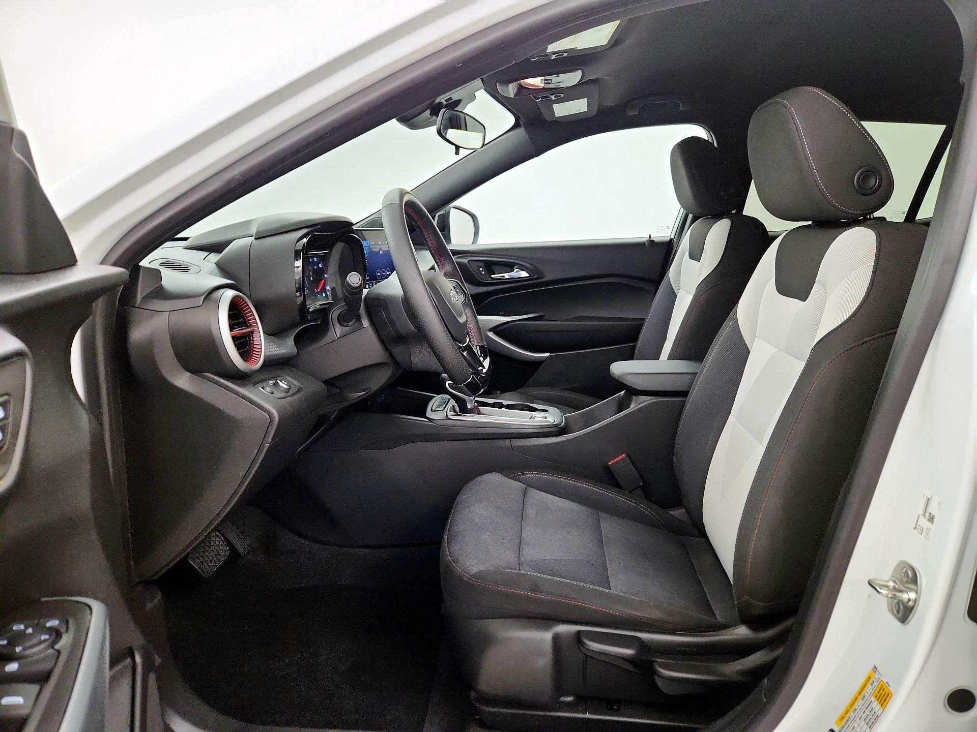 Thumbnail: 2025 Chevrolet Trax - 11