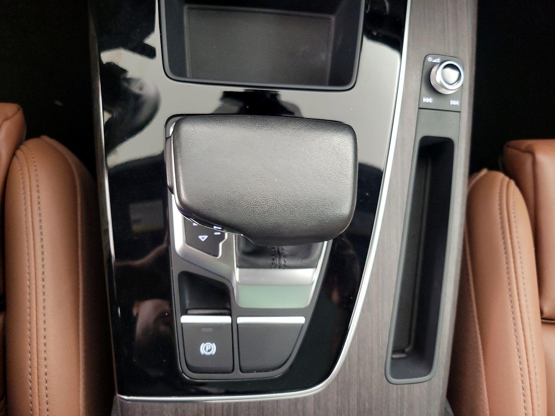 Thumbnail: 2022 Audi Q5 - 17