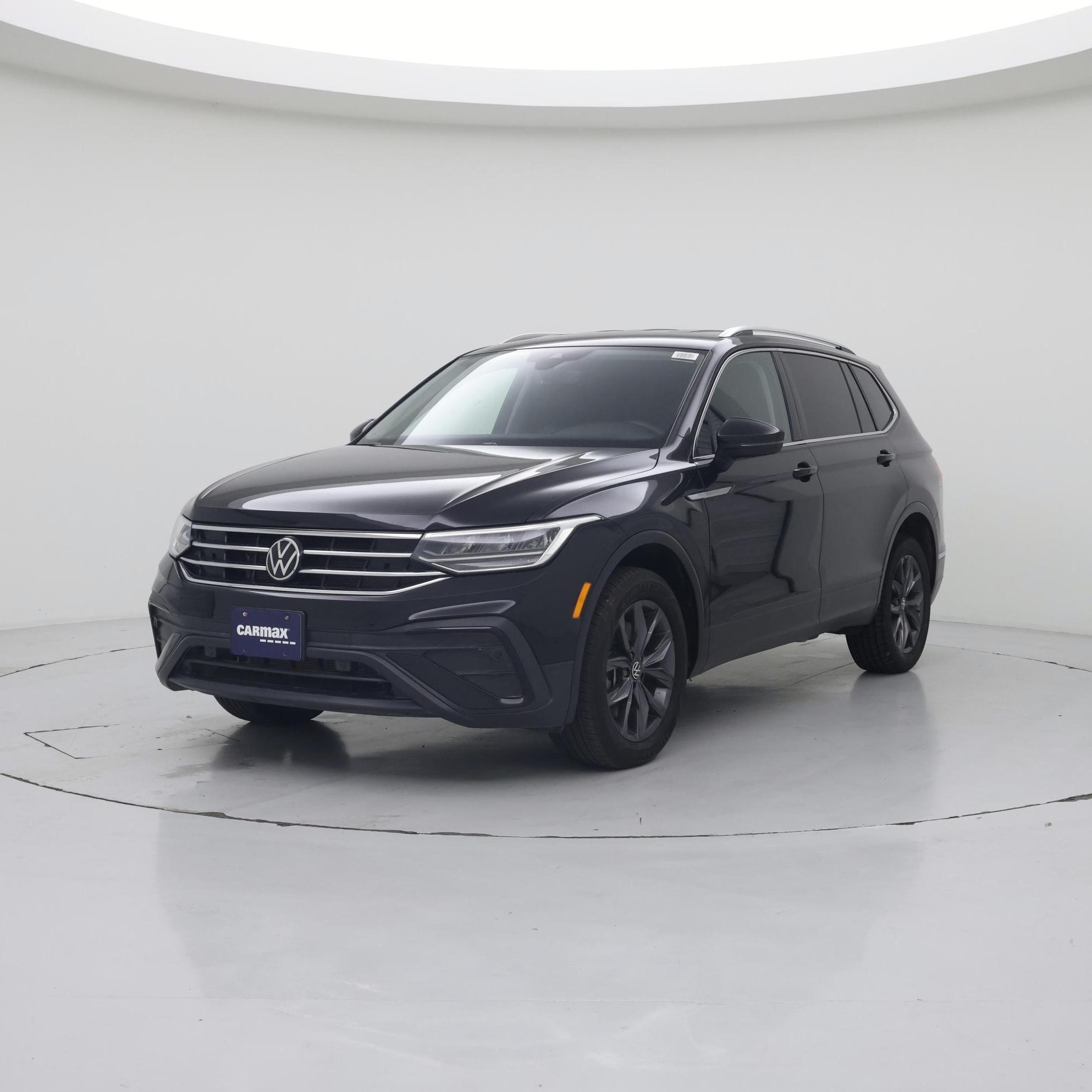 Thumbnail: 2023 Volkswagen Tiguan - 4