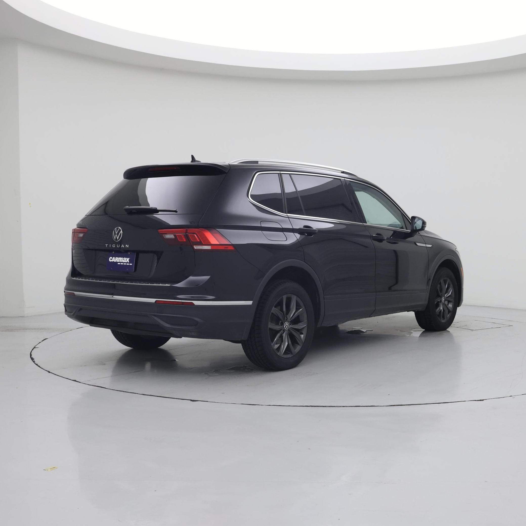 Thumbnail: 2023 Volkswagen Tiguan - 8