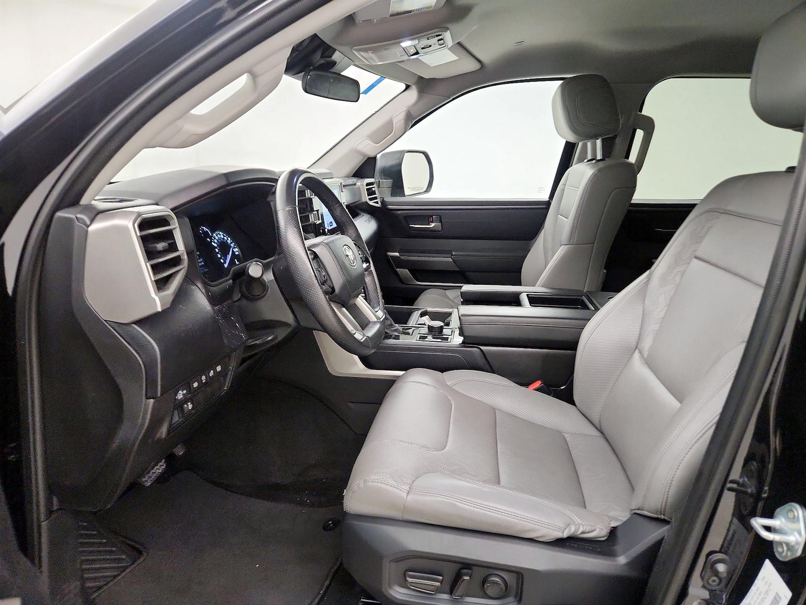 2024 Toyota Tundra SR5 - Photo 10