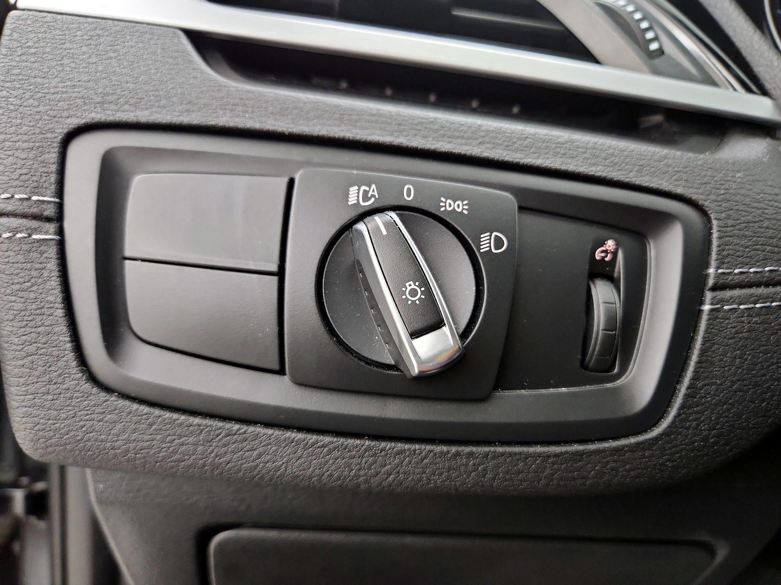 2022 BMW X1 28i - Photo 14