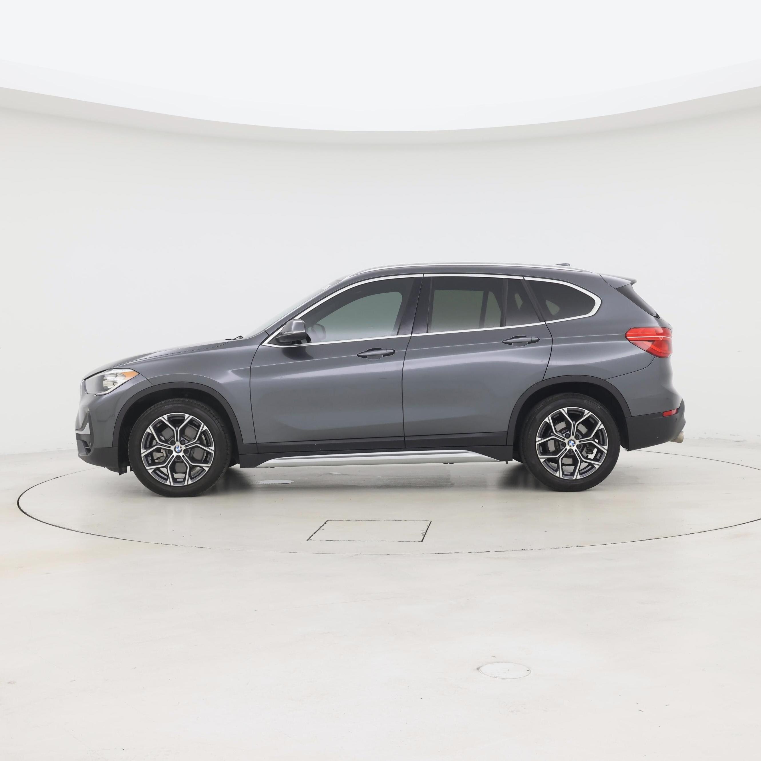 Thumbnail: 2022 BMW X1 - 3