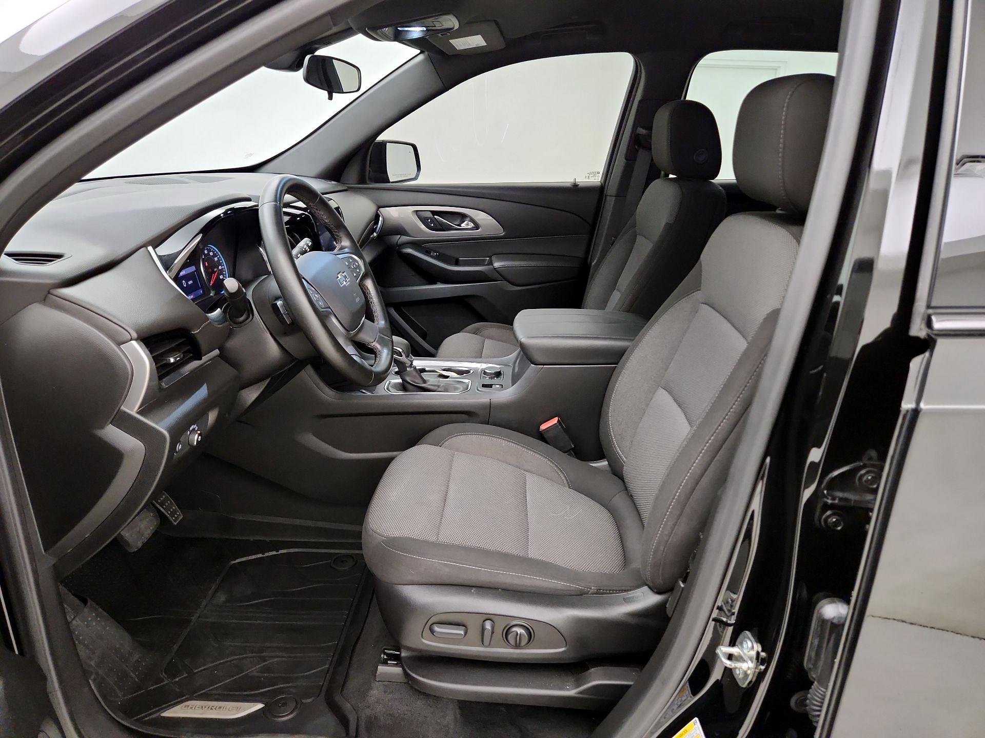 Thumbnail: 2023 Chevrolet Traverse - 11