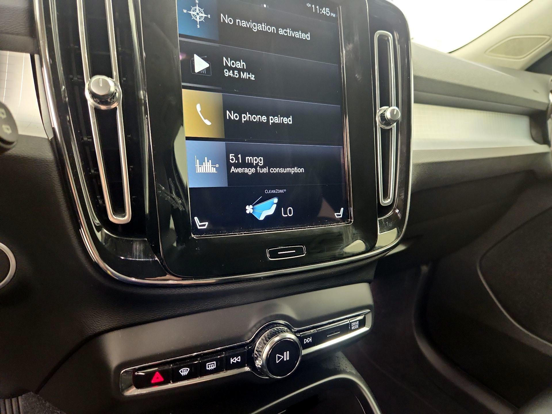 Thumbnail: 2021 Volvo XC40 - 16