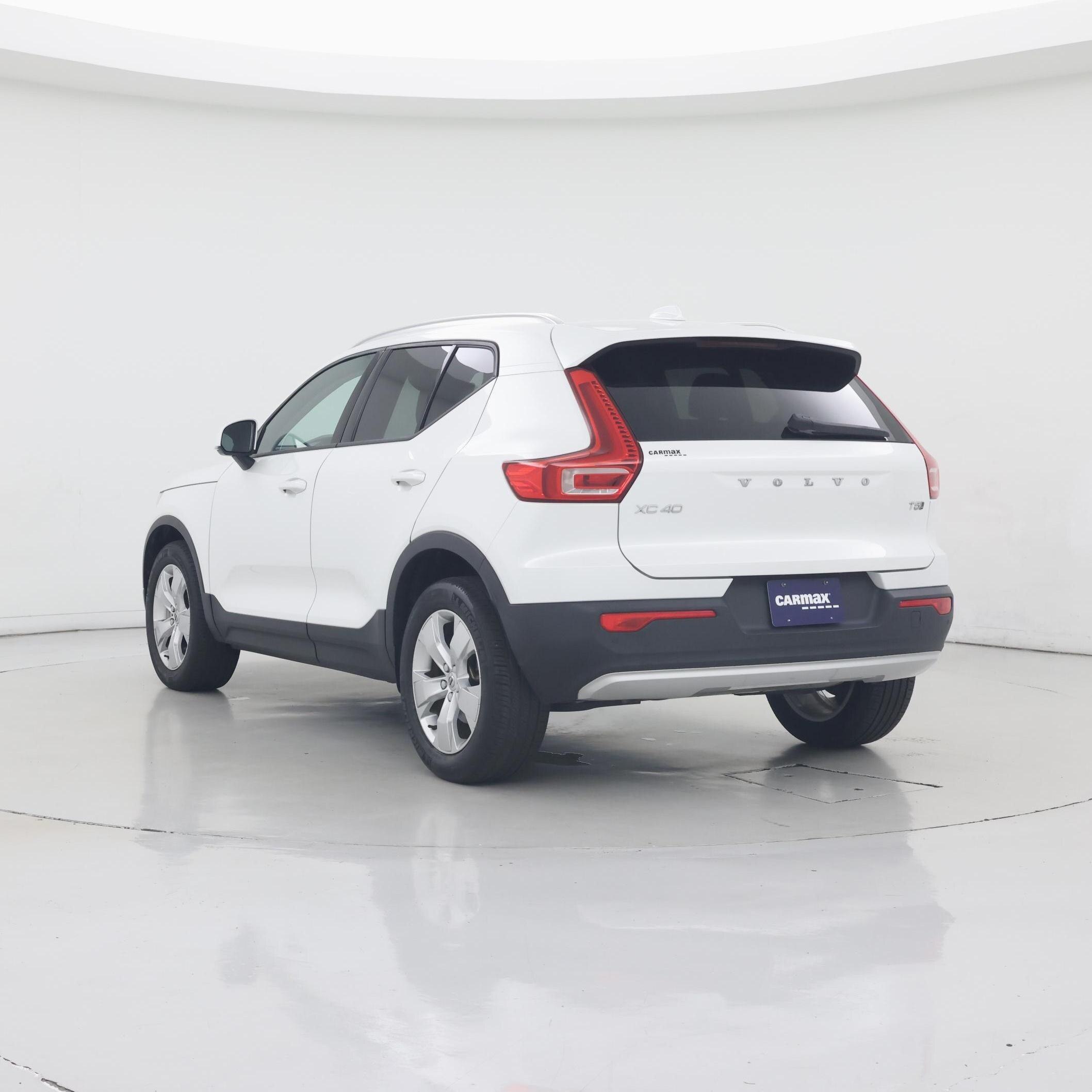 Thumbnail: 2021 Volvo XC40 - 2