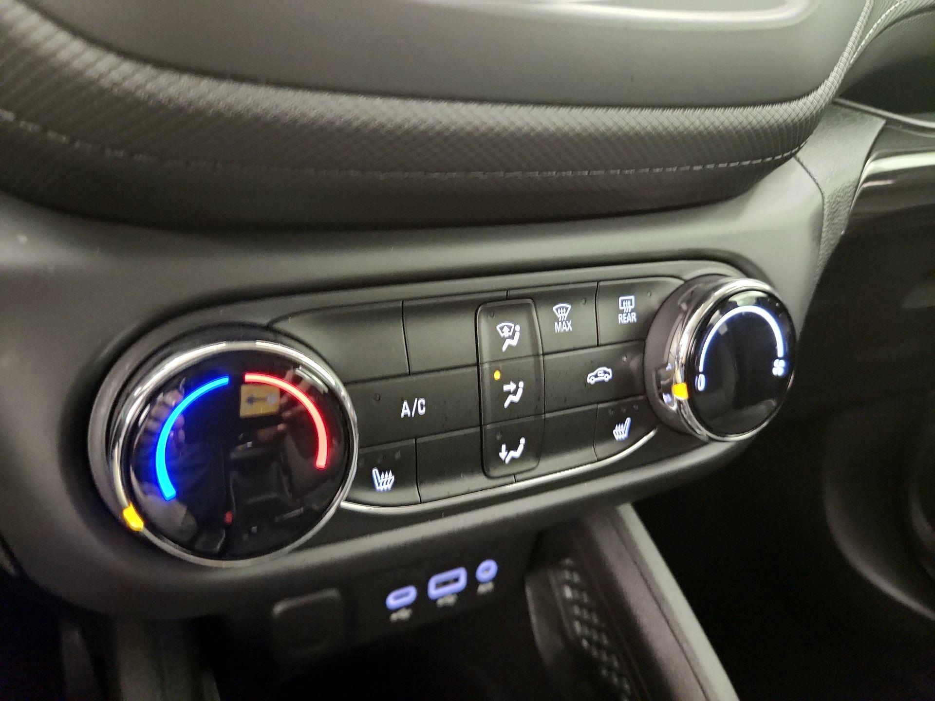 Thumbnail: 2023 Chevrolet TrailBlazer - 16