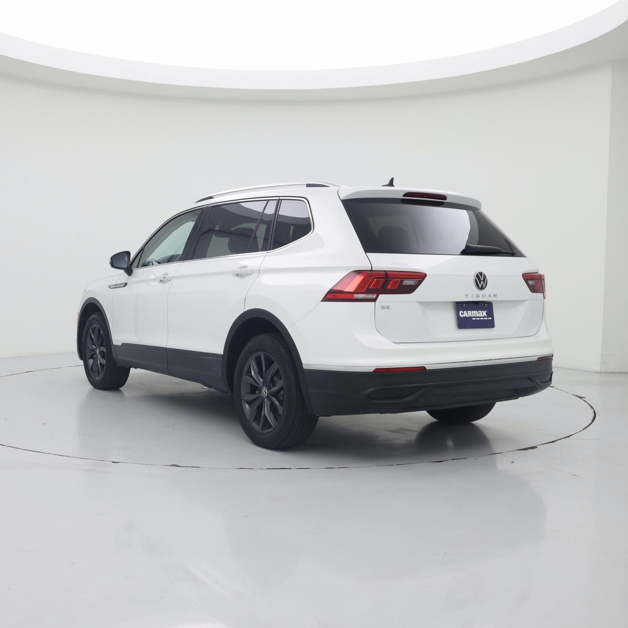 Thumbnail: 2023 Volkswagen Tiguan - 2