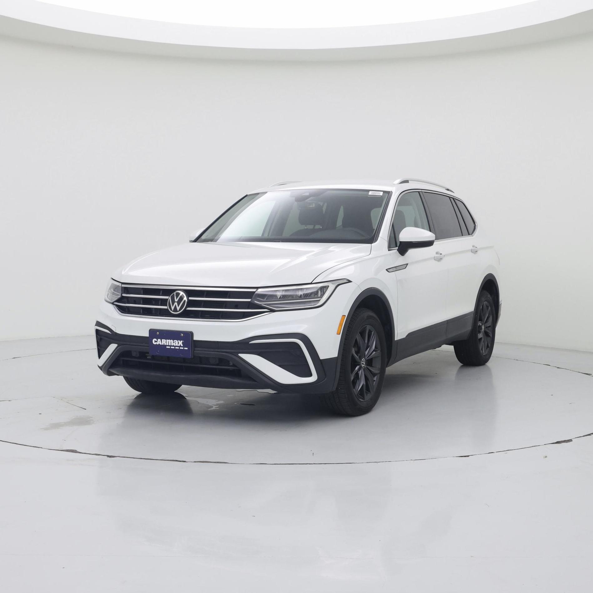 Thumbnail: 2023 Volkswagen Tiguan - 4