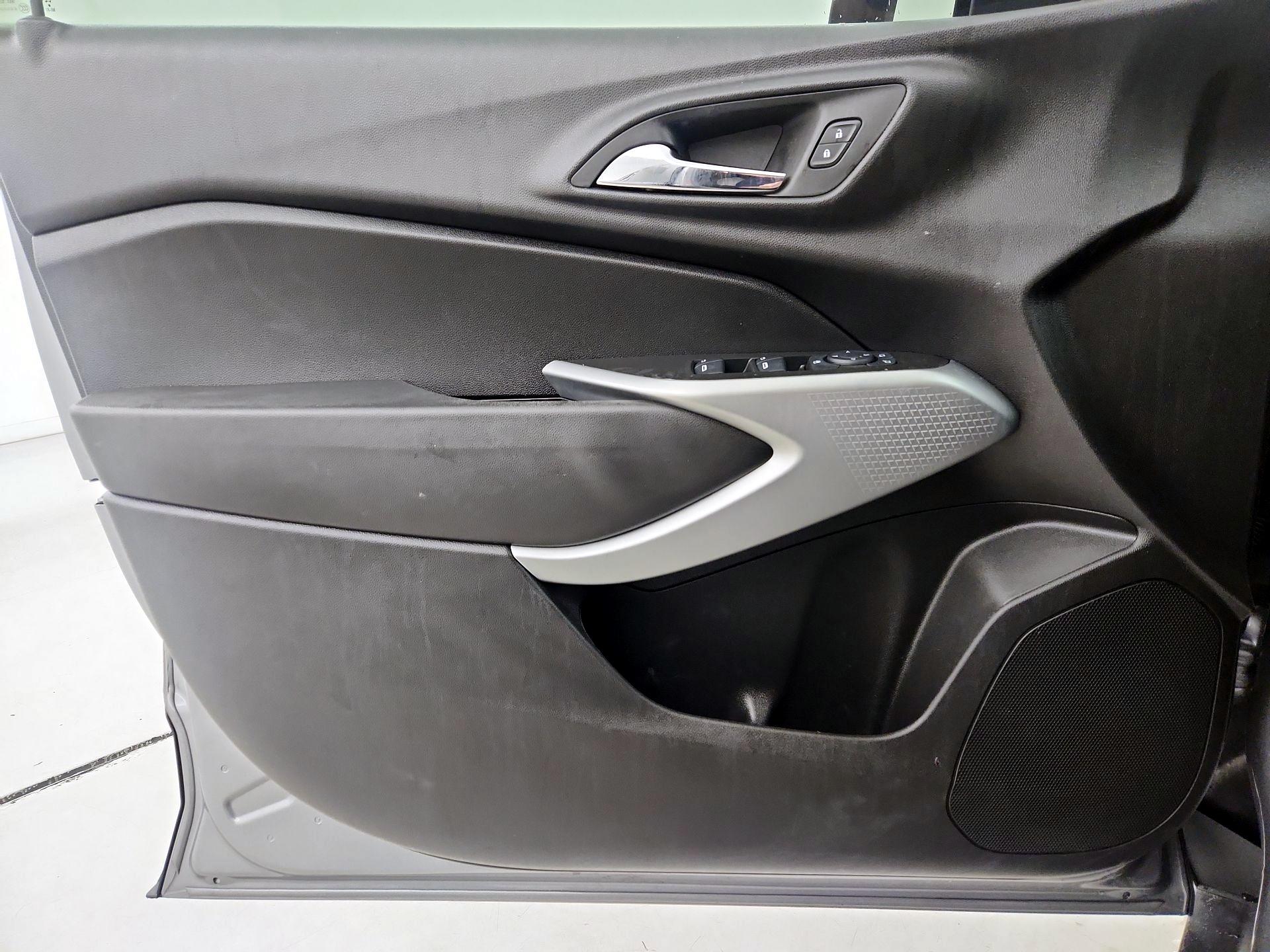 Thumbnail: 2025 Chevrolet Trax - 12