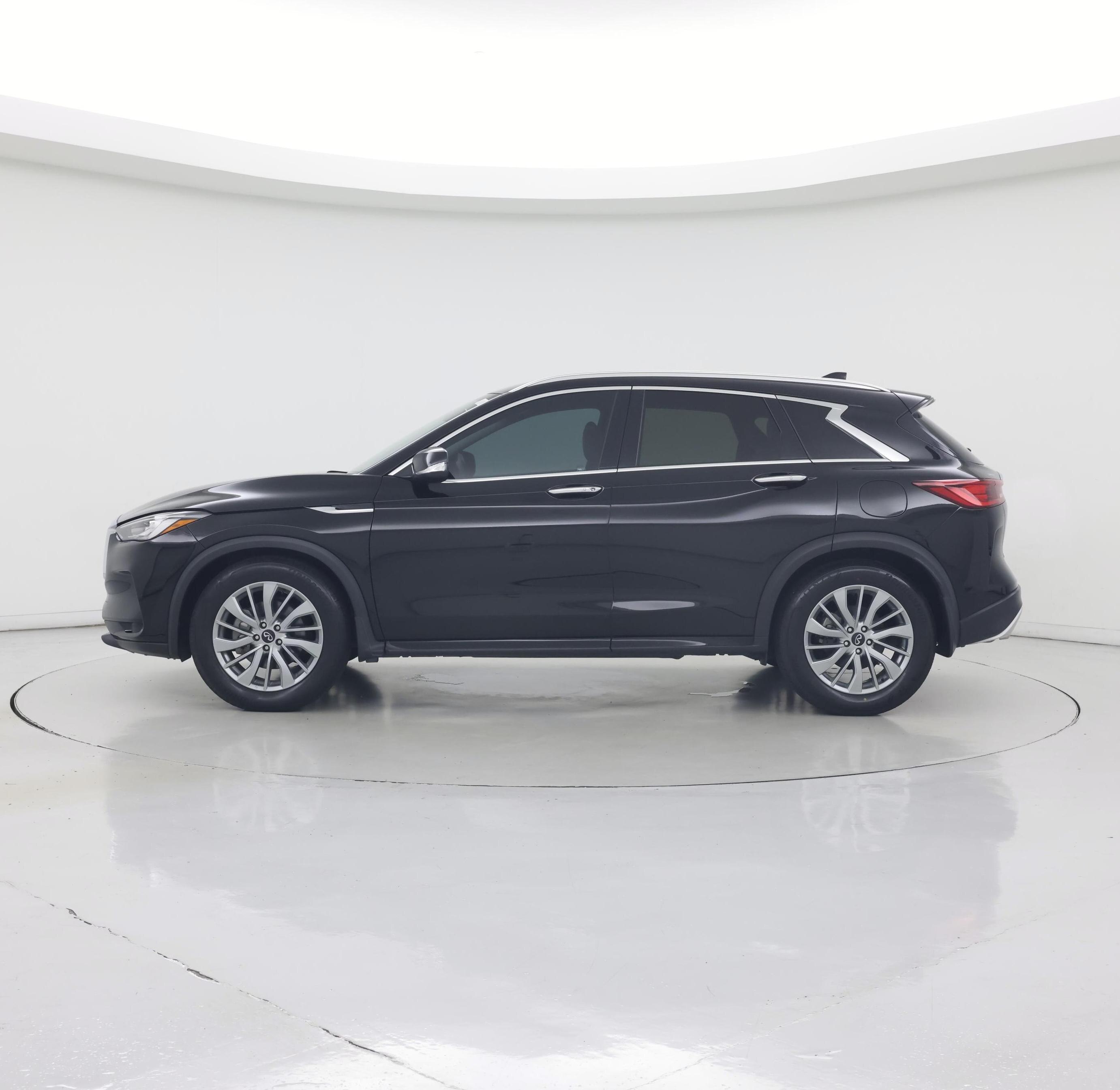 Thumbnail: 2023 INFINITI QX50 - 3