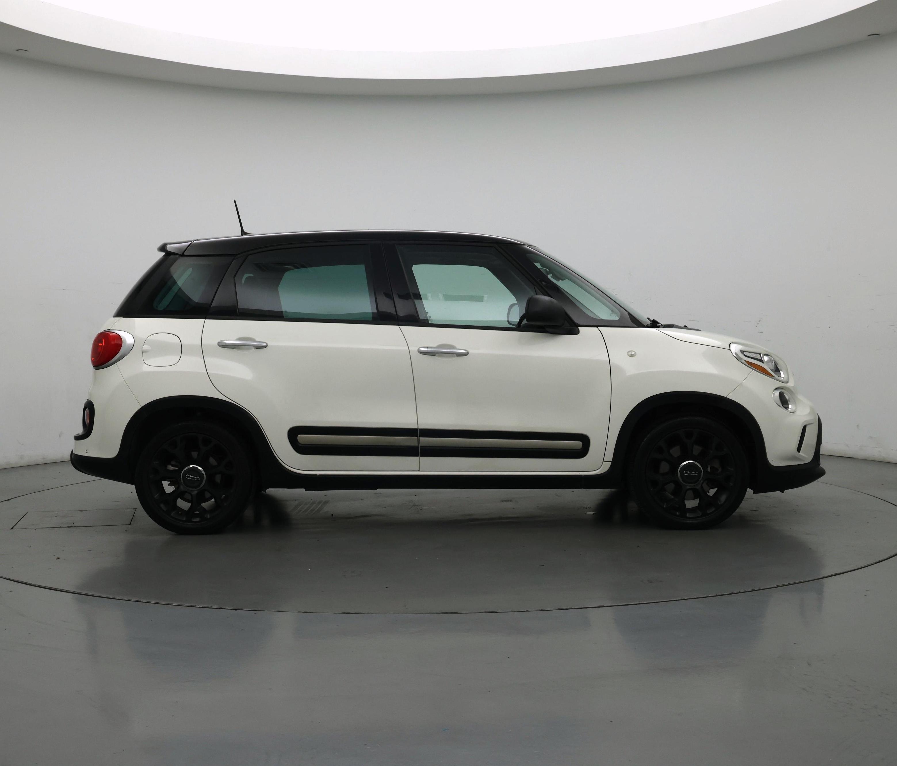 Thumbnail: 2017 Fiat 500L - 7