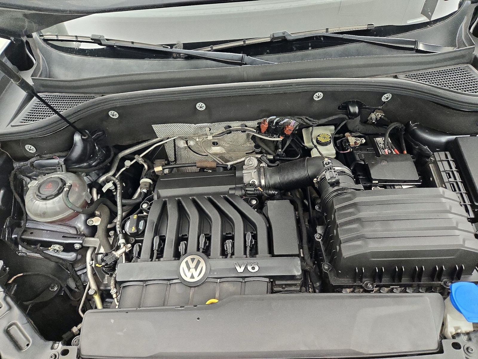 2021 Volkswagen Atlas SE w/Tech R-Line - Photo 23