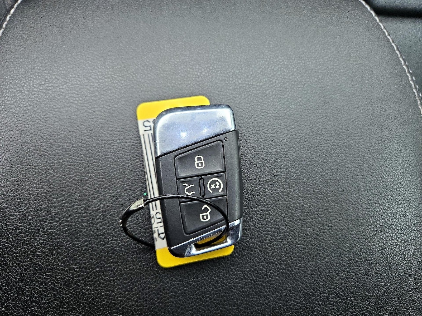 2021 Volkswagen Atlas SE w/Tech R-Line - Photo 24