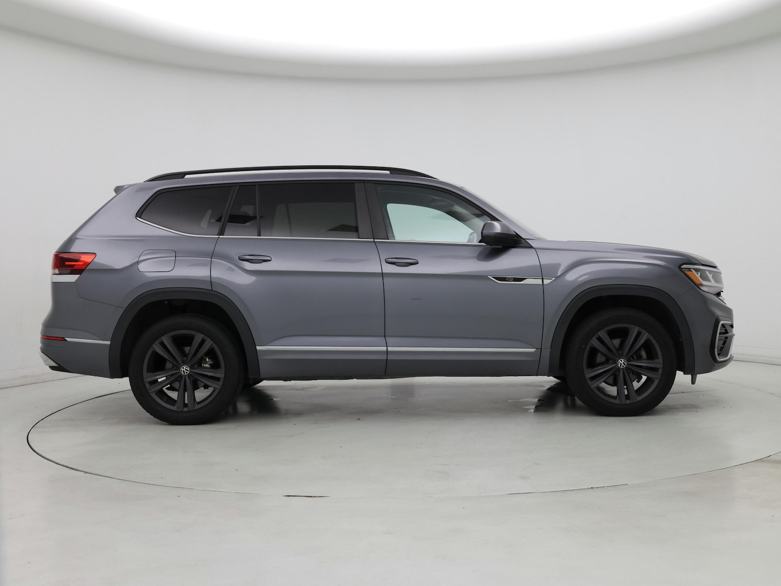2021 Volkswagen Atlas SE w/Tech R-Line - Photo 8