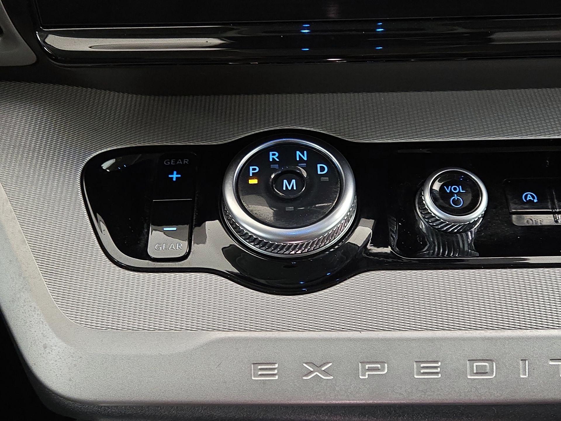 Thumbnail: 2025 Ford Expedition - 18