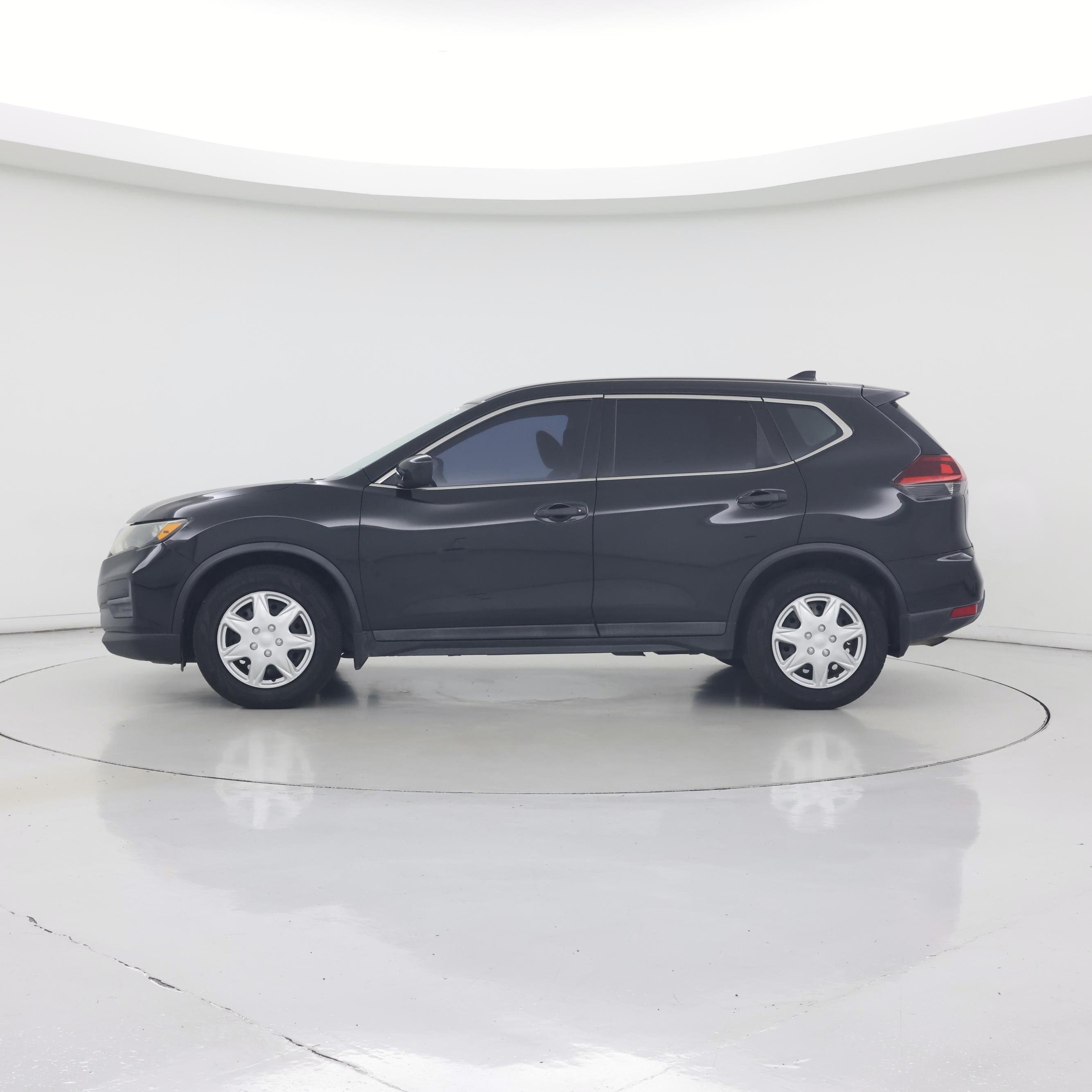 Thumbnail: 2018 Nissan Rogue - 3
