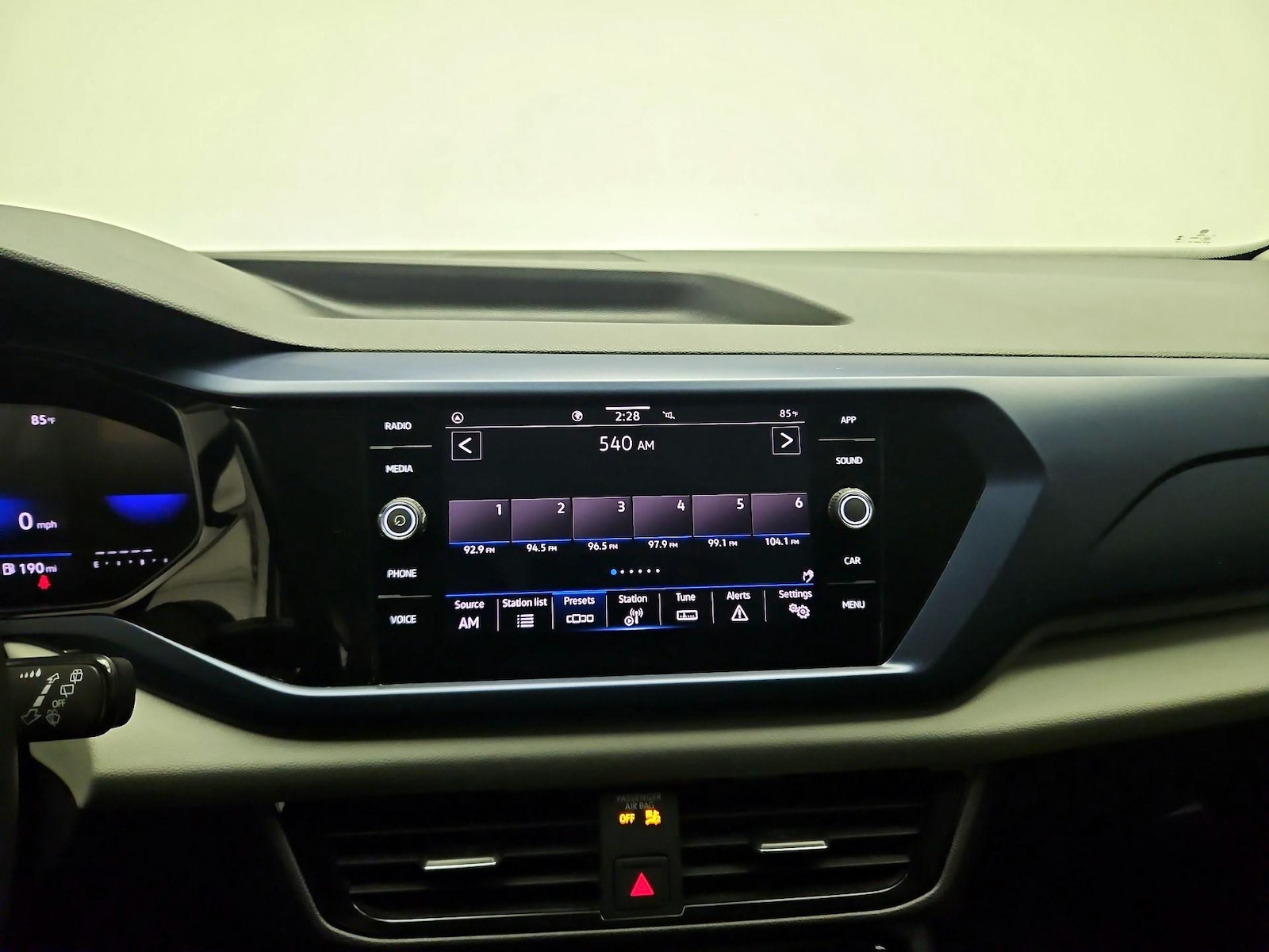 2023 Volkswagen Taos SE - Photo 15