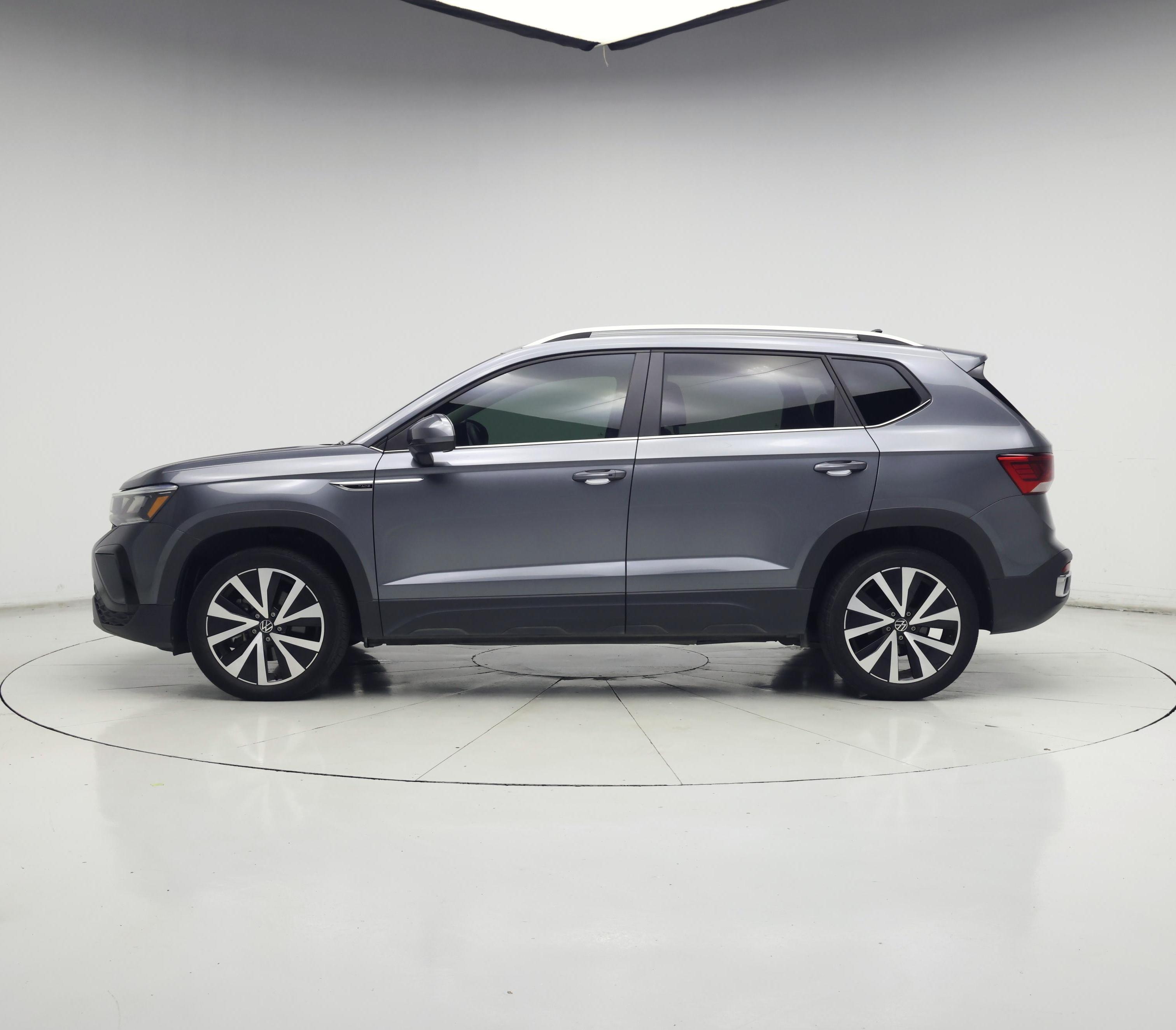 Thumbnail: 2023 Volkswagen Taos - 3