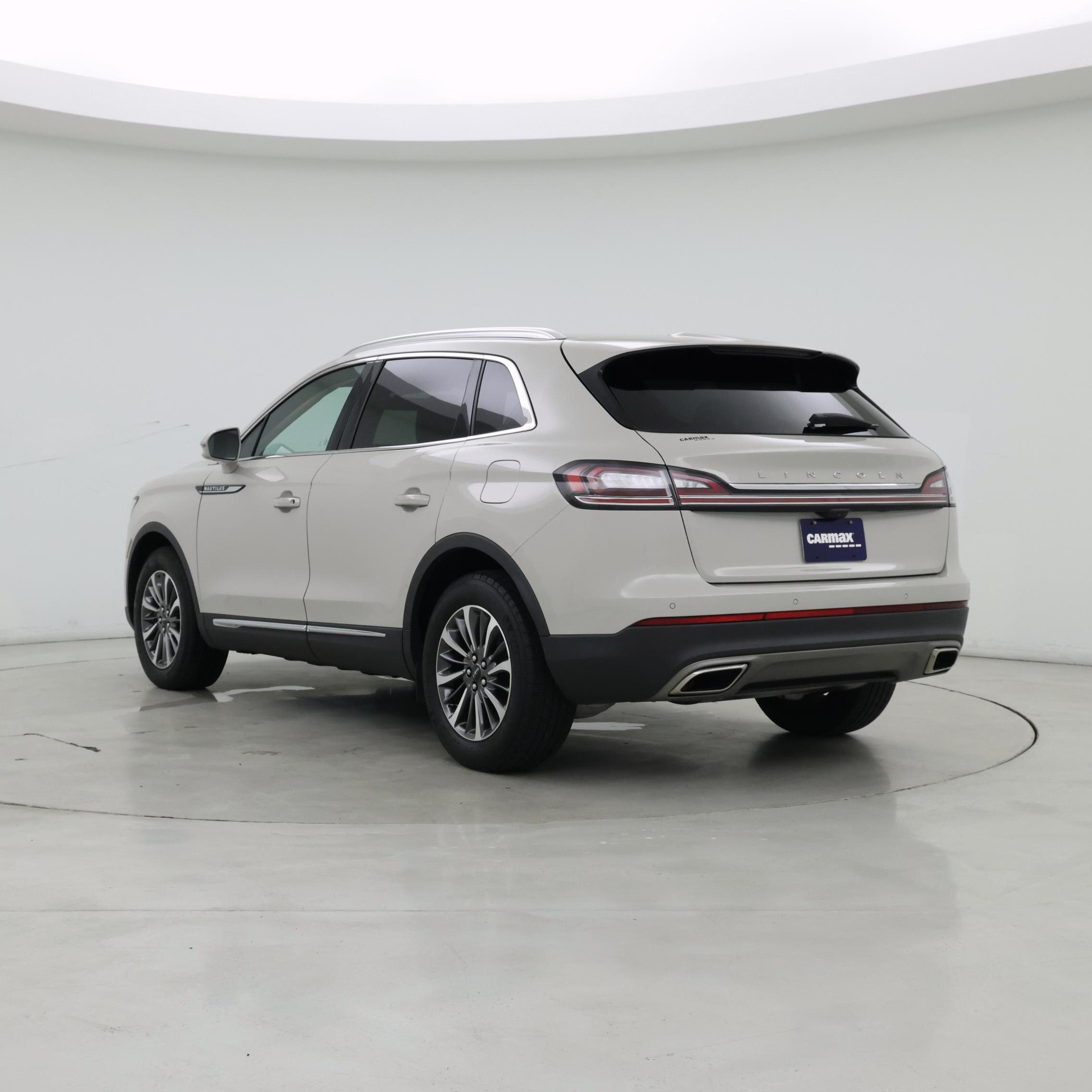 Thumbnail: 2023 Lincoln Nautilus - 2