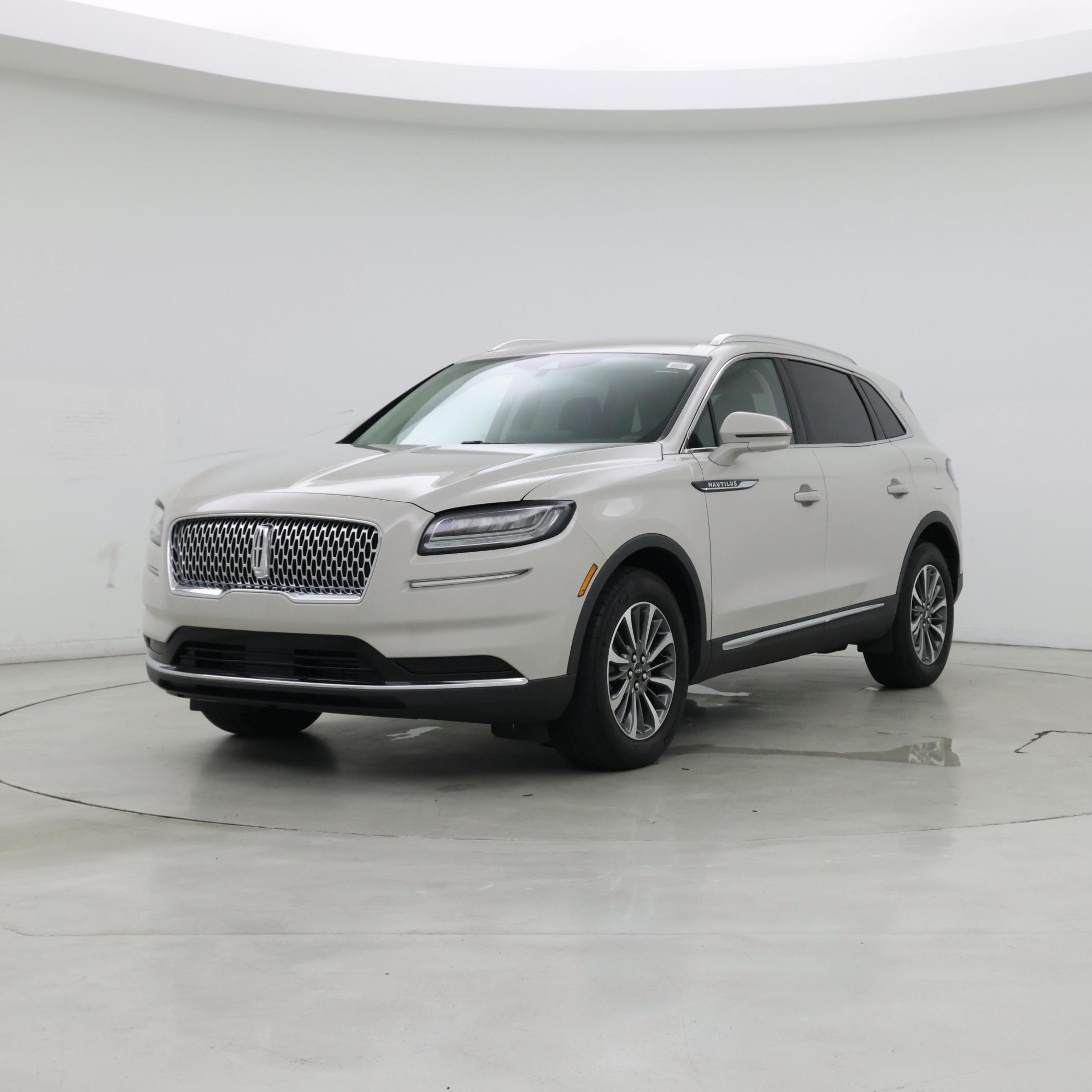 Thumbnail: 2023 Lincoln Nautilus - 4
