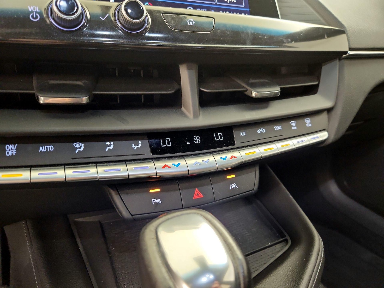 2025 Cadillac CT4 Luxury - Photo 17