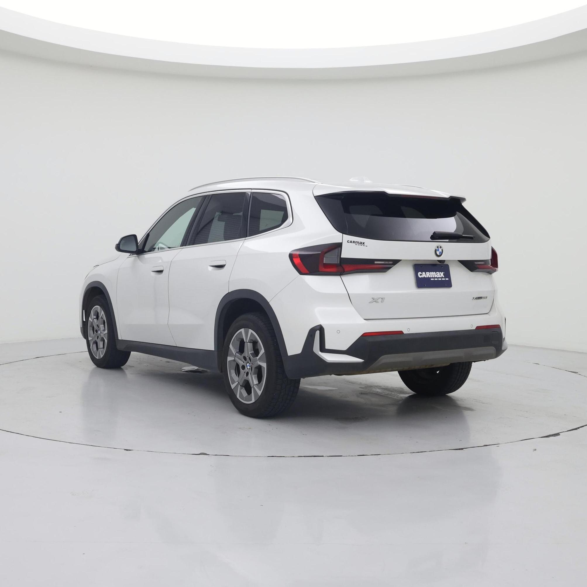 Thumbnail: 2023 BMW X1 - 2