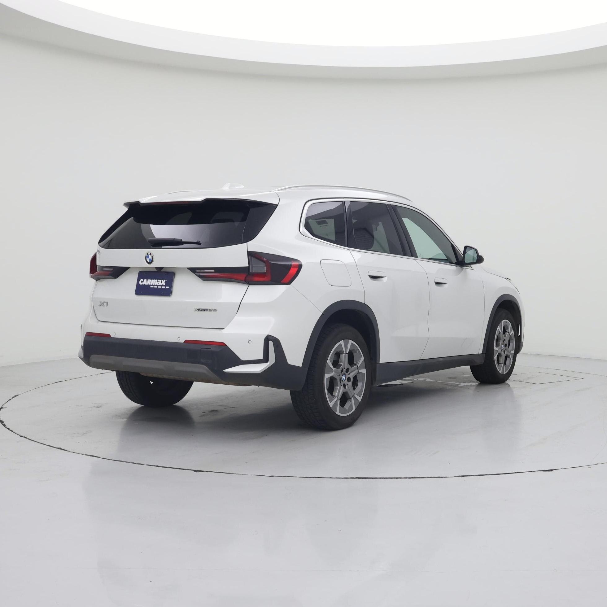 Thumbnail: 2023 BMW X1 - 8