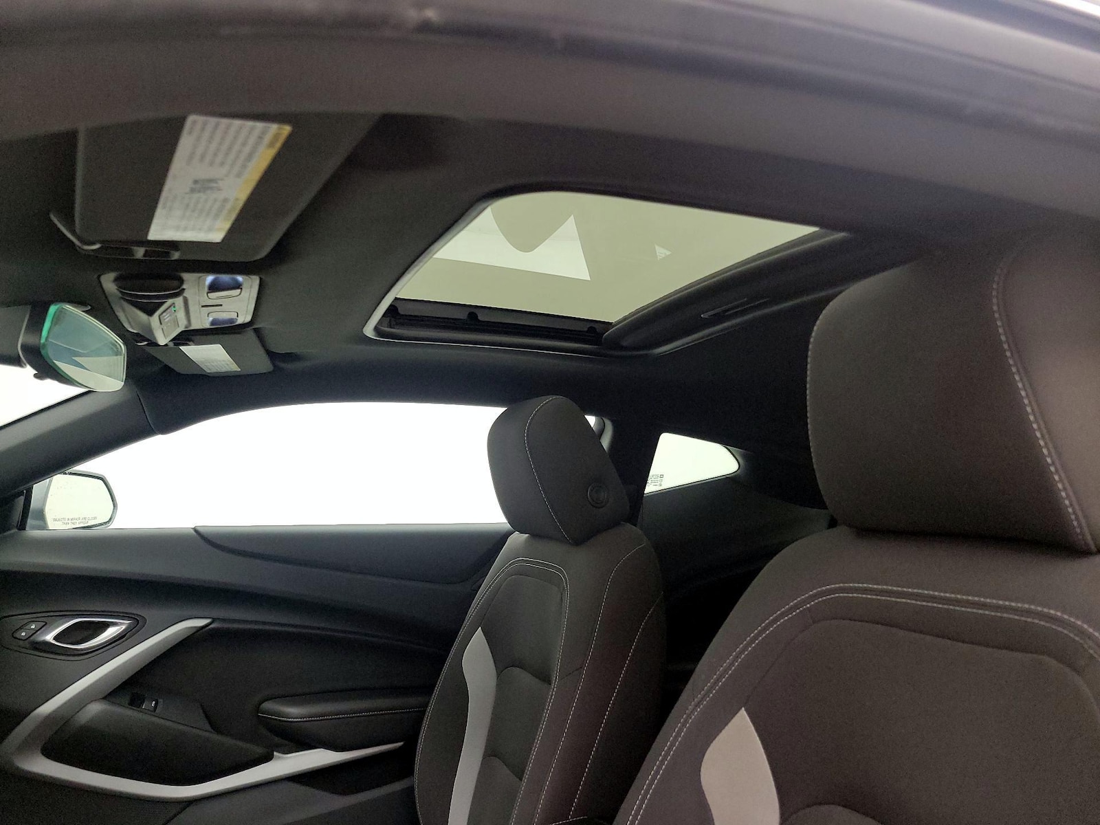 2023 Chevrolet Camaro 1LT - Photo 18